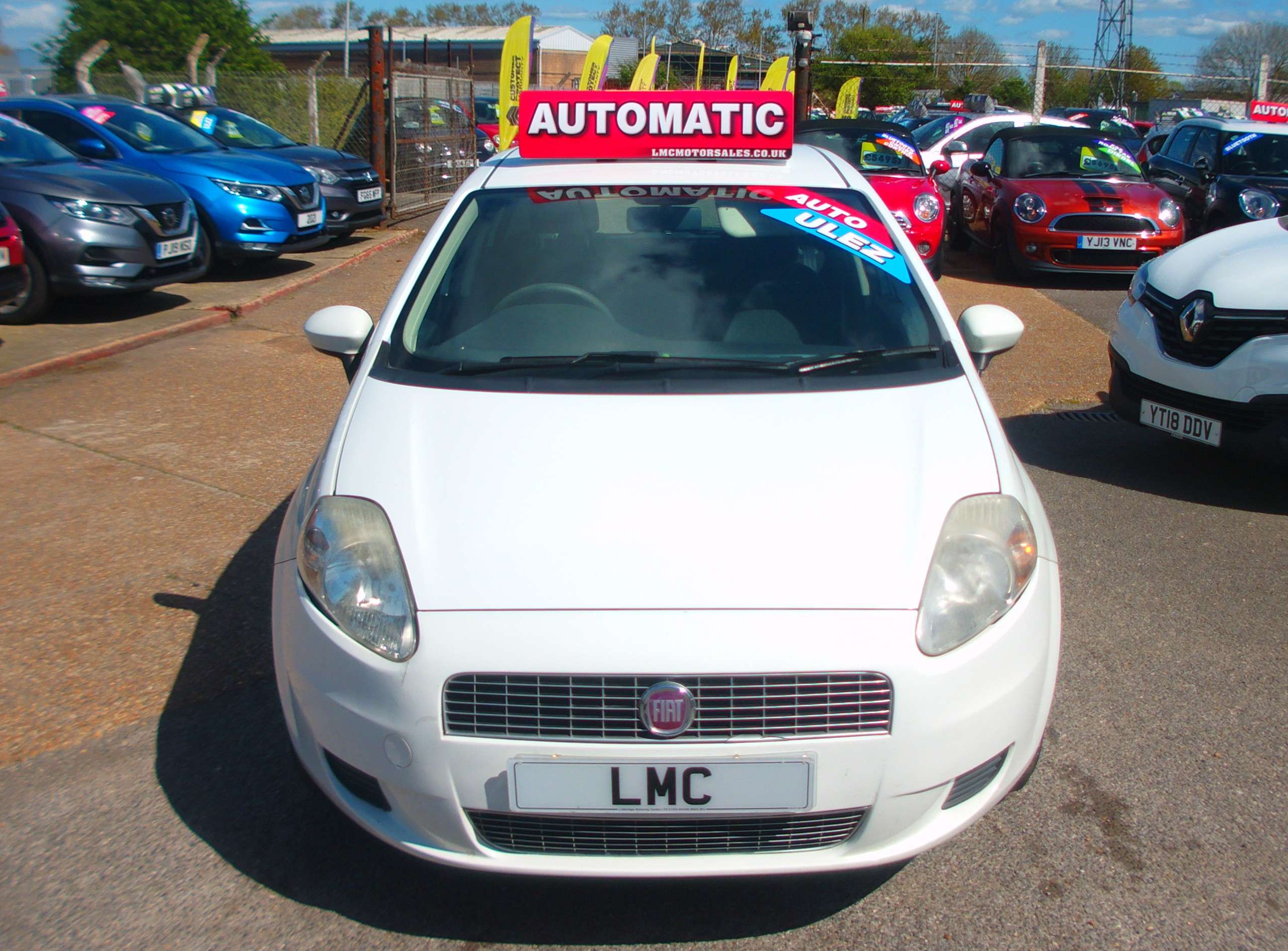 A 2009 FIAT GRANDE PUNTO 1.4 Active Hatchback 5dr Petrol Auto A 2009 FIAT GRANDE PUNTO 1.4 Active Hatchback 5dr Petrol Auto