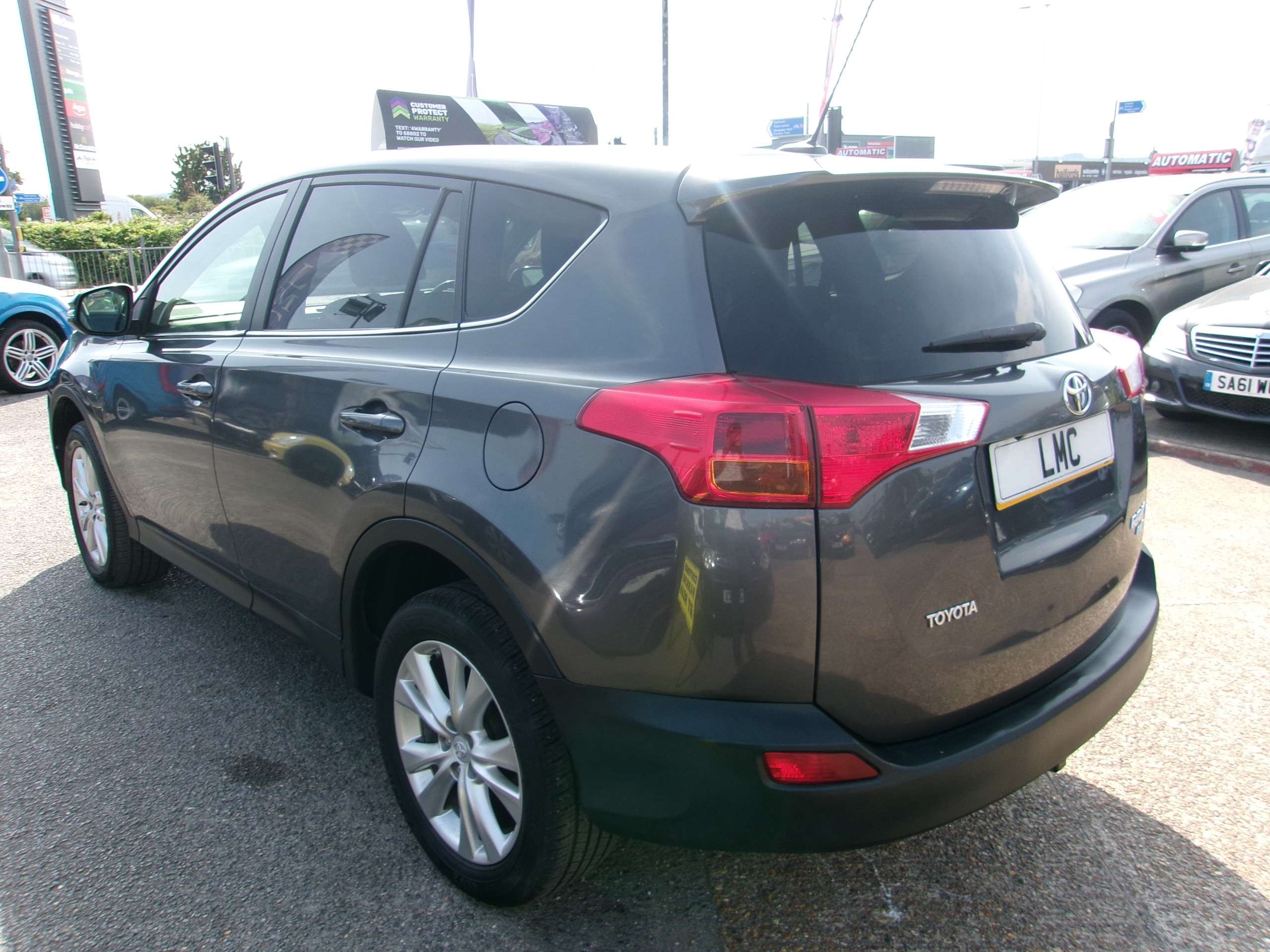 A 2013 TOYOTA RAV4 D-4D ICON AWD A 2013 TOYOTA RAV4 D-4D ICON AWD