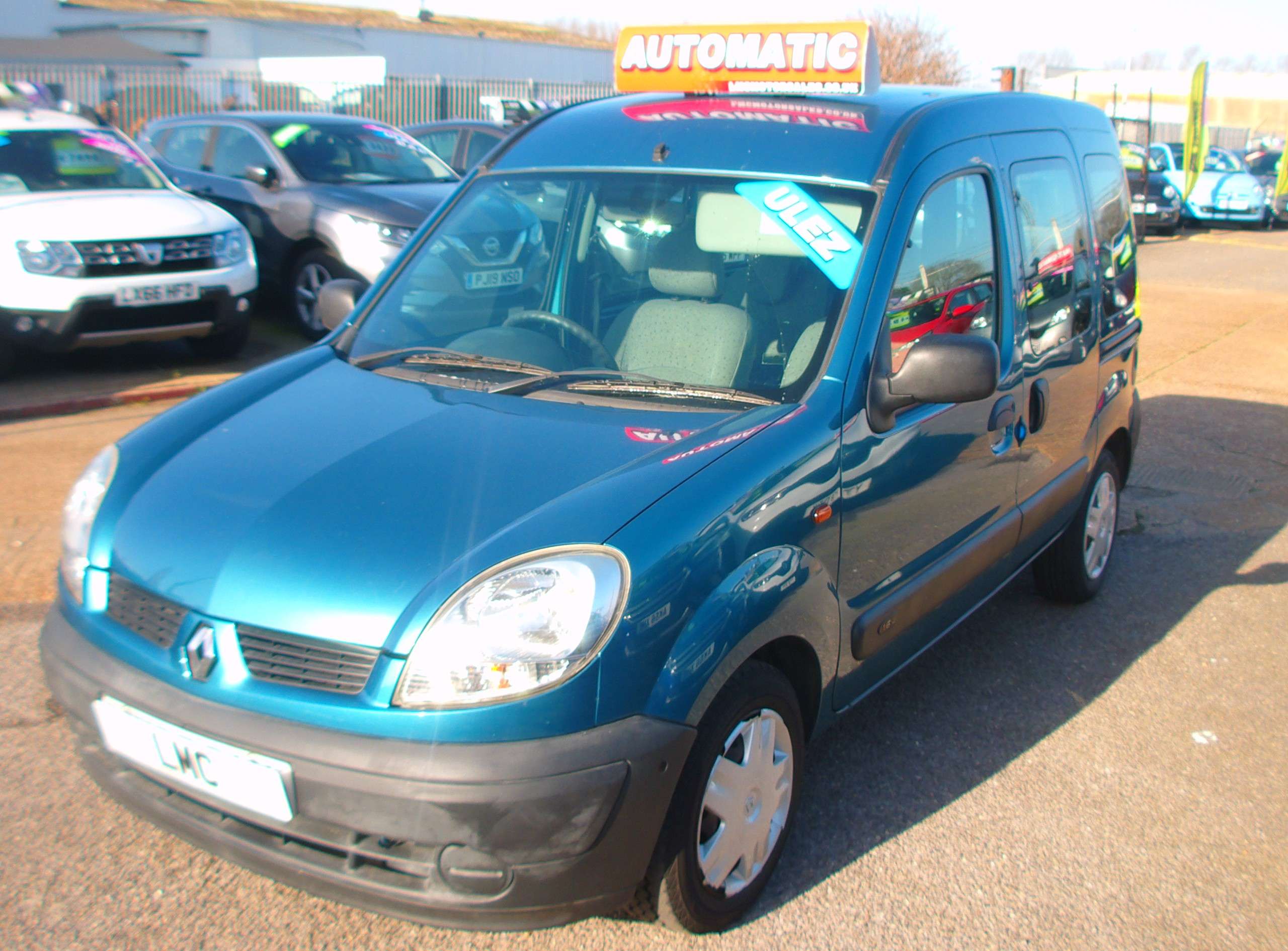 A 2005 RENAULT KANGOO 1.6 16v Authentique MPV 5dr Petrol Automatic (95 bhp) A 2005 RENAULT KANGOO 1.6 16v Authentique MPV 5dr Petrol Automatic (95 bhp)