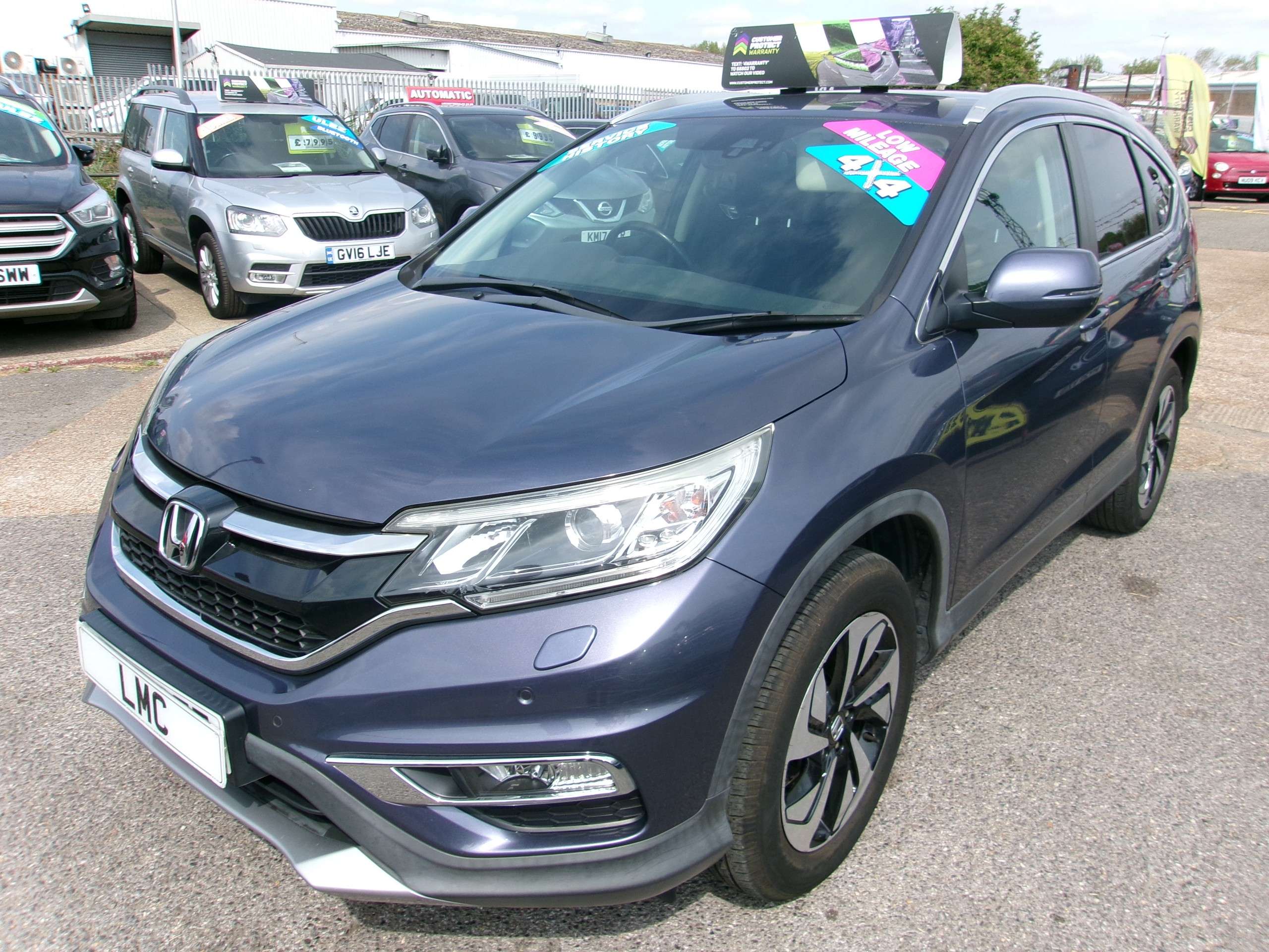 A 2017 HONDA CR-V 2.0 i-VTEC SR SUV 5dr Petrol Manual 4WD Euro 6 (s/s) (155 ps) A 2017 HONDA CR-V 2.0 i-VTEC SR SUV 5dr Petrol Manual 4WD Euro 6 (s/s) (155 ps)