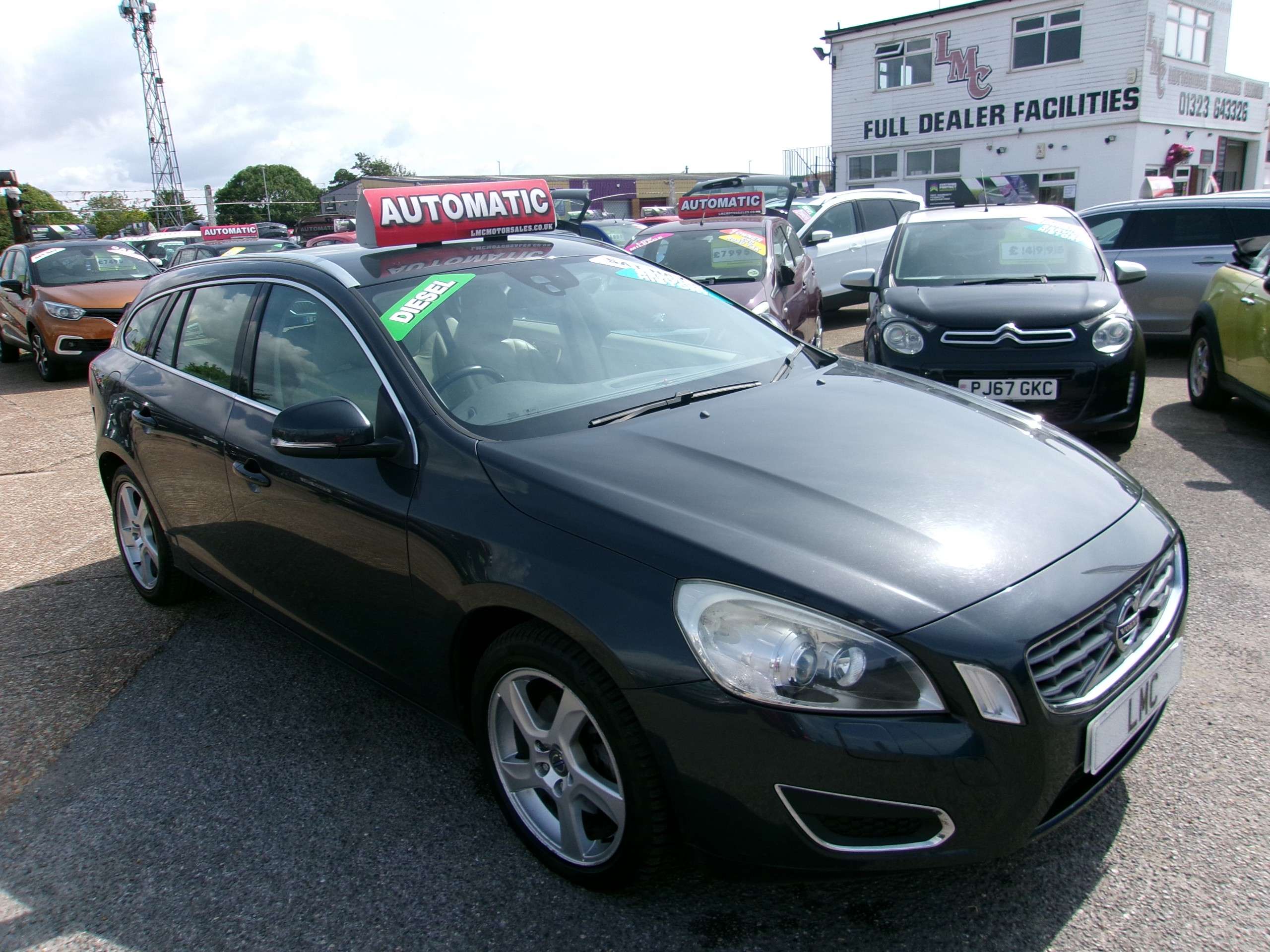 A 2011 VOLVO V60 Automatic 2.0 D3 SE Lux Estate 5dr Diesel Geartronic (s/s) (163 ps) A 2011 VOLVO V60 Automatic 2.0 D3 SE Lux Estate 5dr Diesel Geartronic (s/s) (163 ps)