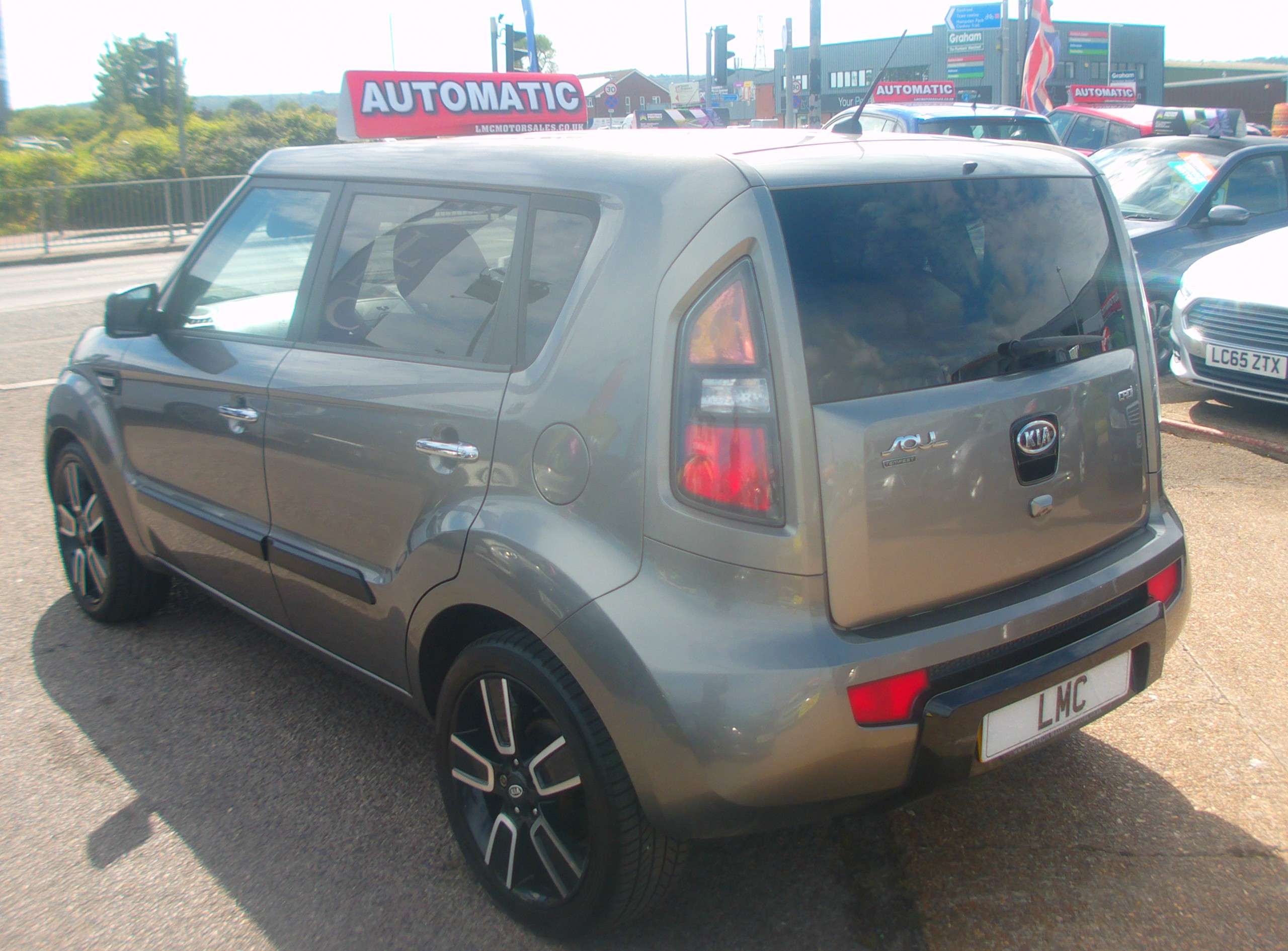 A 2011 KIA SOUL 1.6 CRDi Tempest SUV 5dr Diesel Auto (126 bhp) A 2011 KIA SOUL 1.6 CRDi Tempest SUV 5dr Diesel Auto (126 bhp)