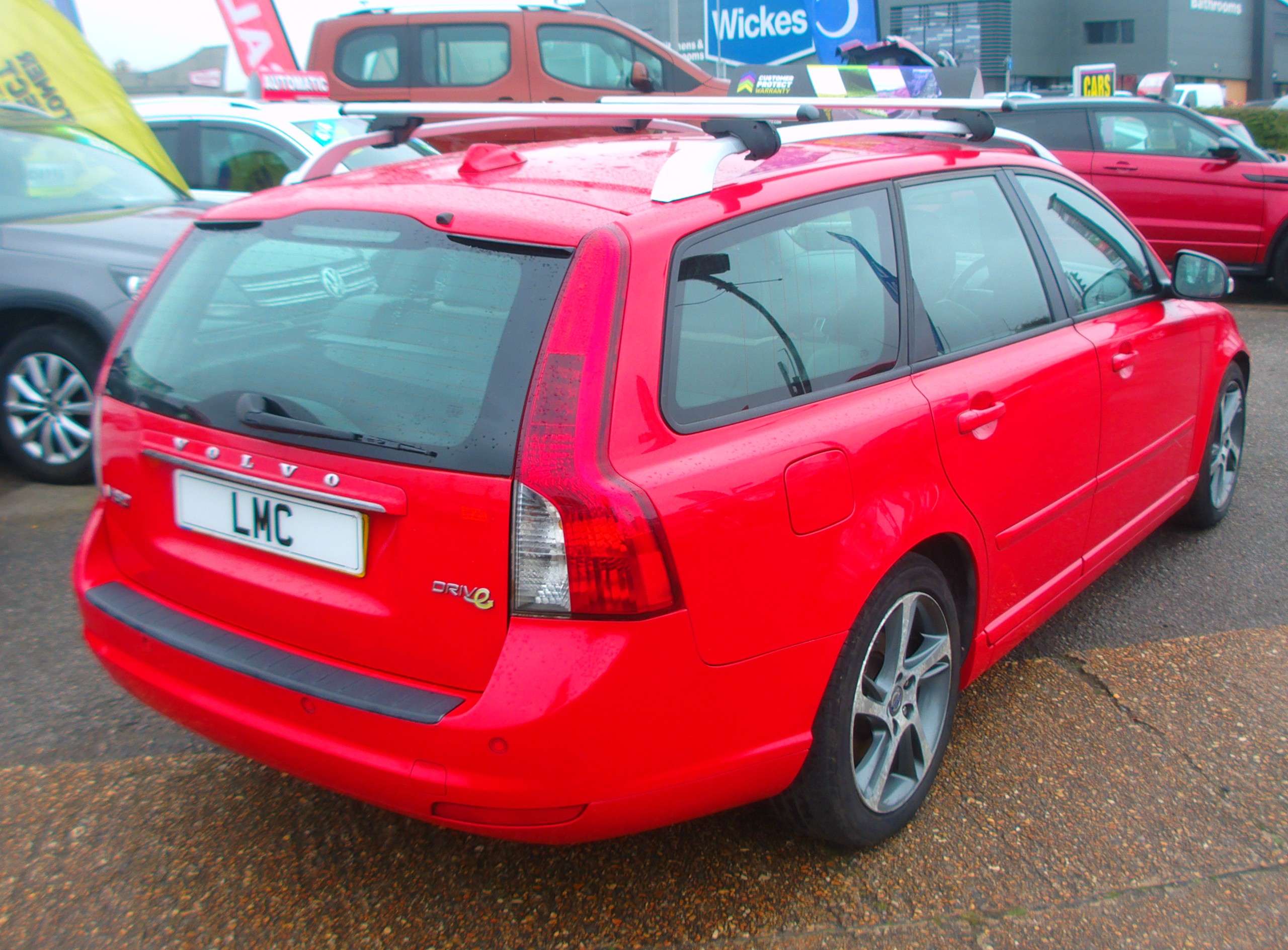 A 2011 VOLVO V50 1.6D DRIVe SE Lux Edition Estate 5dr Diesel Manual Euro 5 (s/s) (115 ps) A 2011 VOLVO V50 1.6D DRIVe SE Lux Edition Estate 5dr Diesel Manual Euro 5 (s/s) (115 ps)