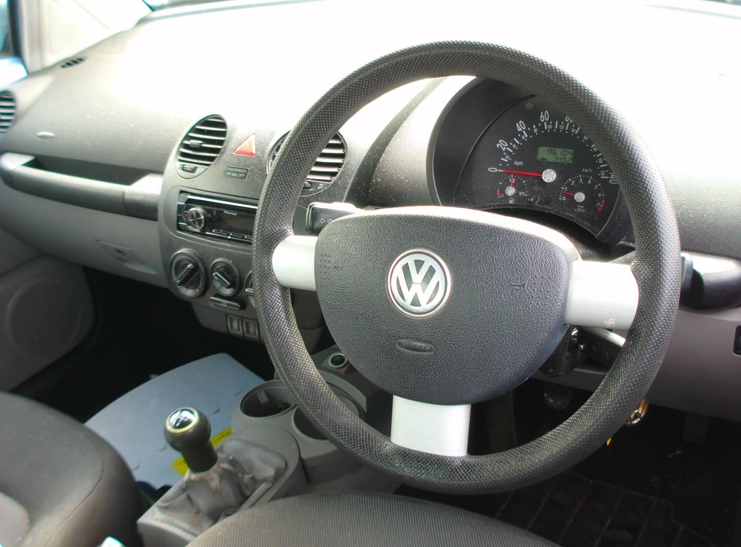 2004 VOLKSWAGEN BEETLE 2004 VOLKSWAGEN BEETLE