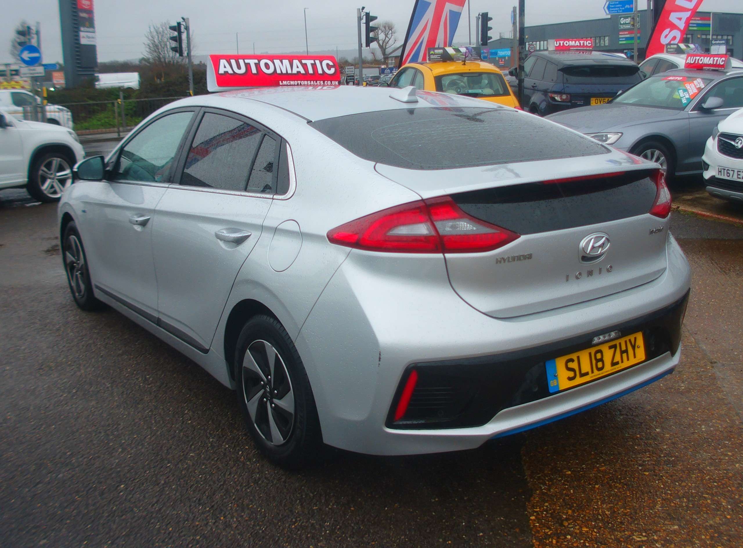 A 2018 HYUNDAI IONIQ Hybrid 1.6 h-GDi Premium Hatchback 5dr Petrol DCT Euro 6 (s/s) A 2018 HYUNDAI IONIQ Hybrid 1.6 h-GDi Premium Hatchback 5dr Petrol DCT Euro 6 (s/s)