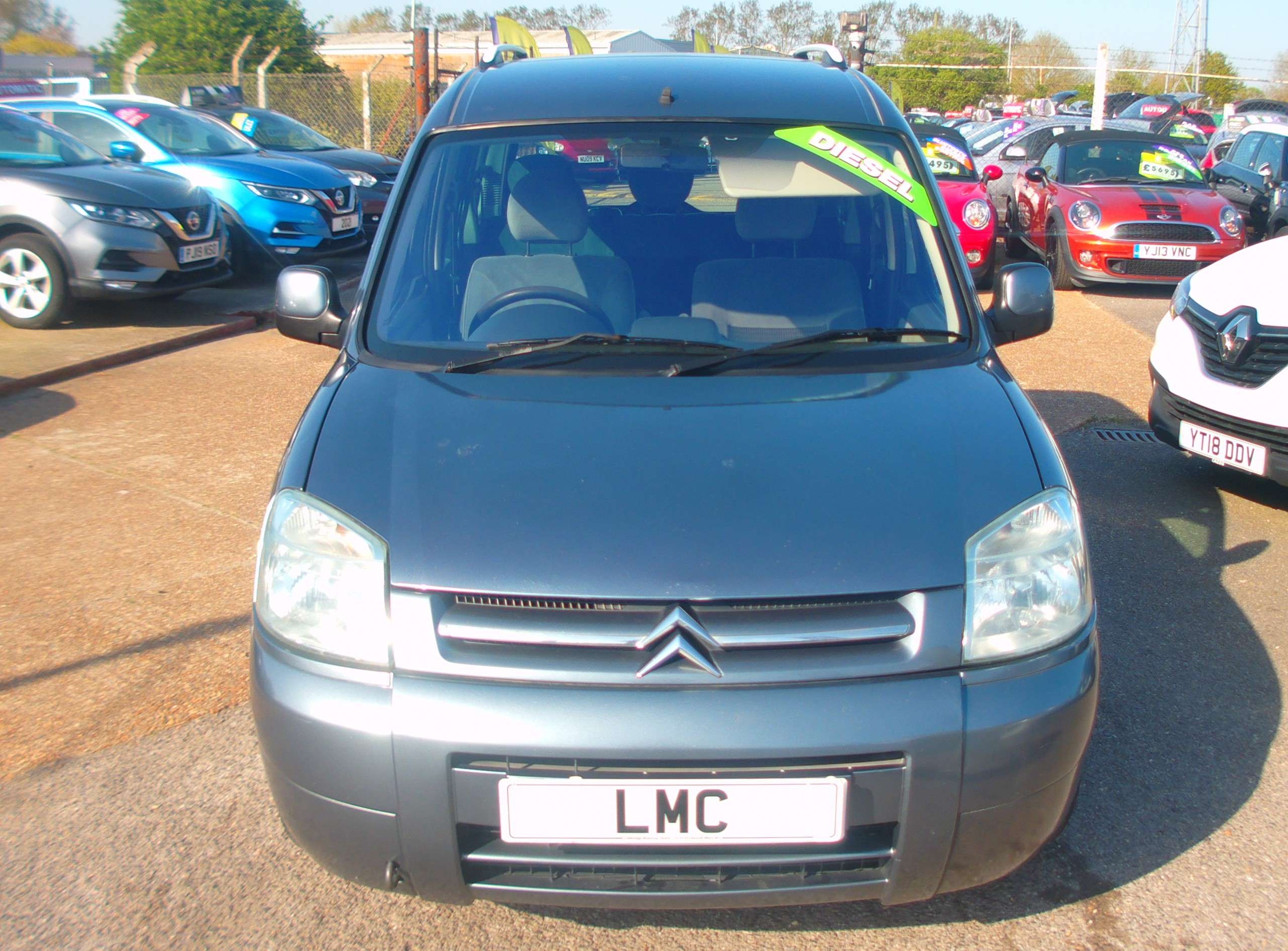 A 2006 CITROEN BERLINGO 1.6 TD XTR MPV 5dr Diesel Manual (89 bhp) A 2006 CITROEN BERLINGO 1.6 TD XTR MPV 5dr Diesel Manual (89 bhp)