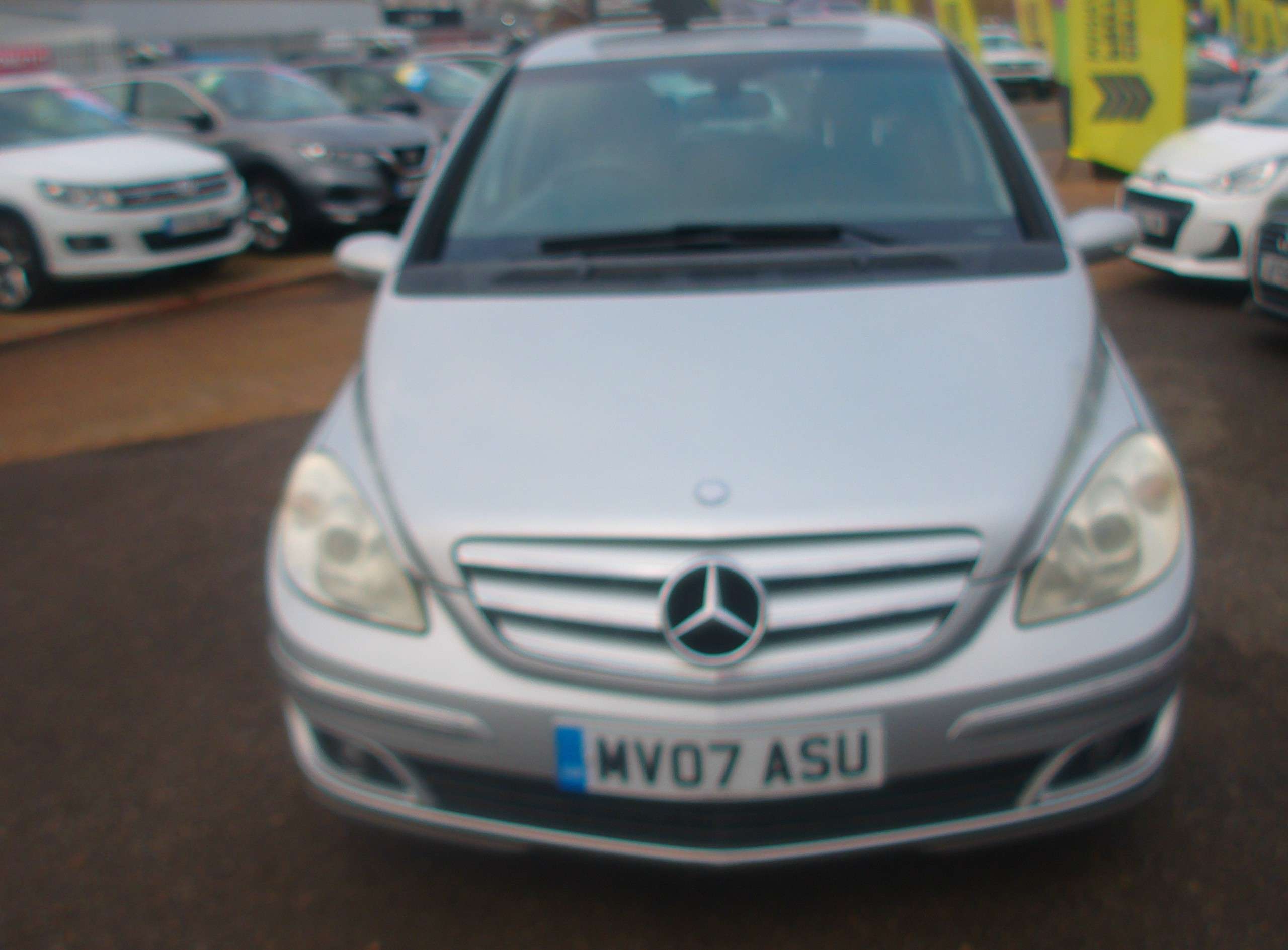 A 2007 MERCEDES-BENZ B CLASS 2.0 B180 SE MPV 5dr Diesel Manual (146 g/km, 109 bhp) A 2007 MERCEDES-BENZ B CLASS 2.0 B180 SE MPV 5dr Diesel Manual (146 g/km, 109 bhp)