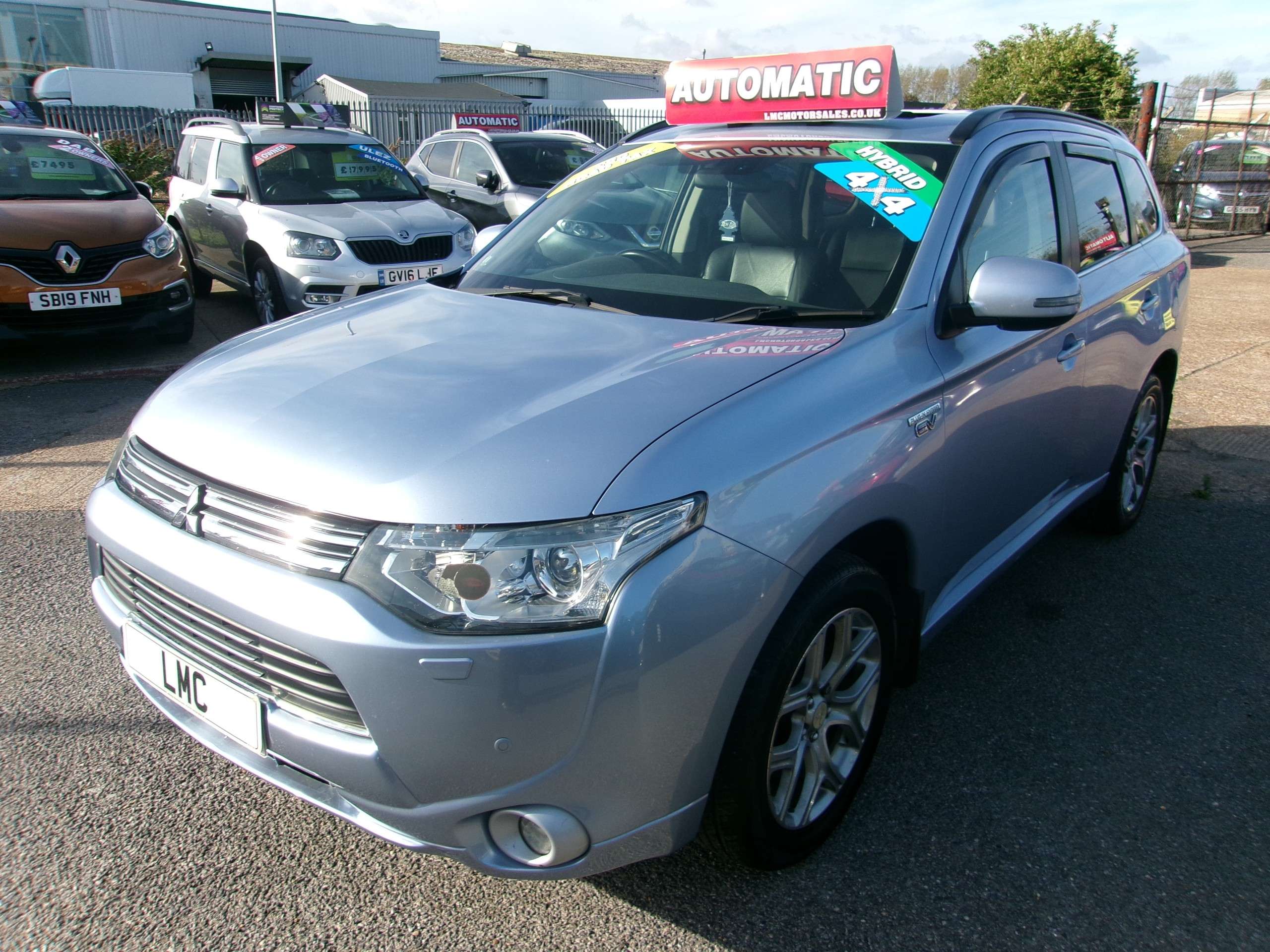 A 2014 MITSUBISHI OUTLANDER 2.0h 12kWh GX4hs SUV 5dr Petrol Plug-in Hybrid CVT 4WD Euro 5 (s/s) (200 ps) A 2014 MITSUBISHI OUTLANDER 2.0h 12kWh GX4hs SUV 5dr Petrol Plug-in Hybrid CVT 4WD Euro 5 (s/s) (200 ps)
