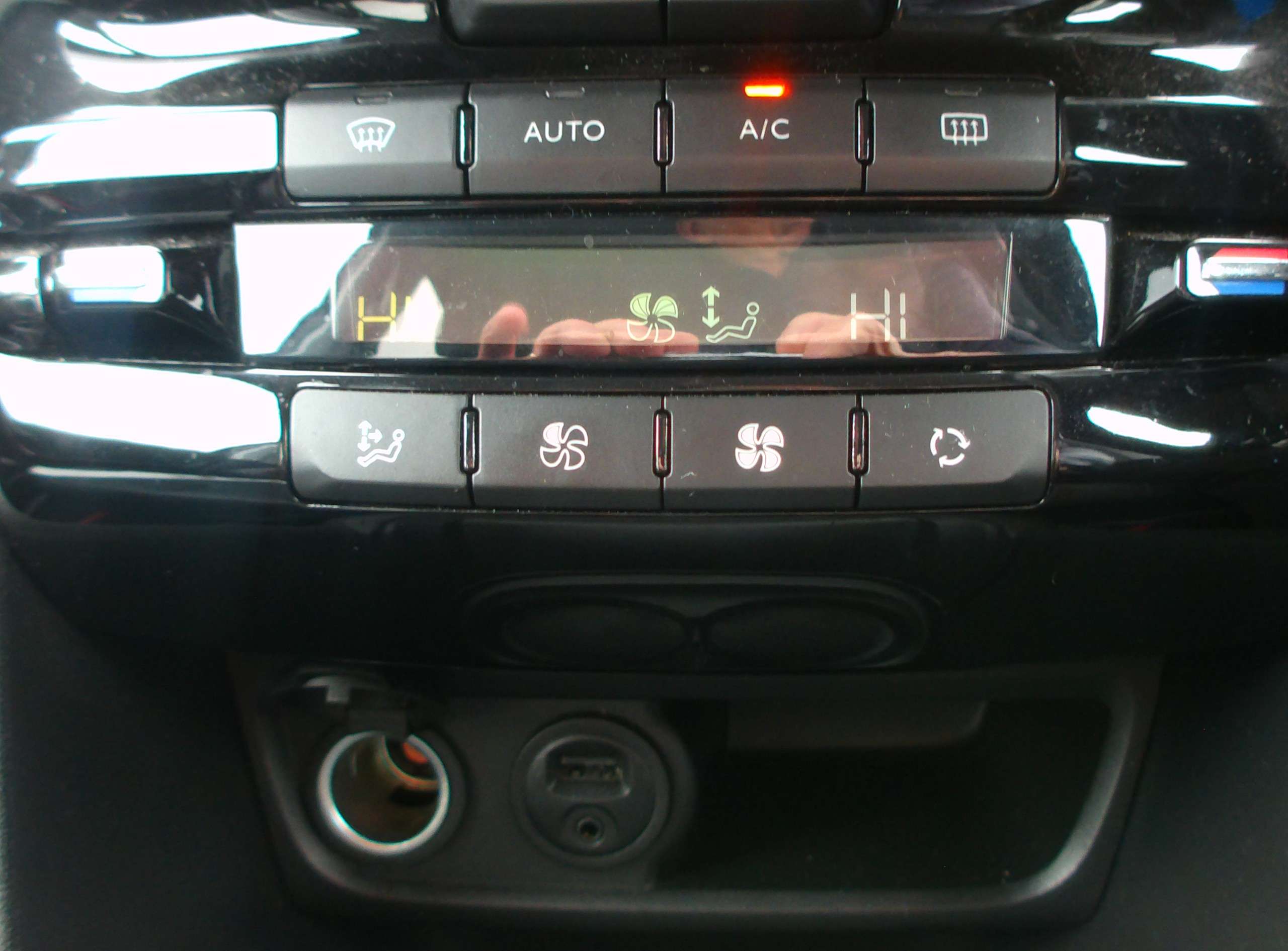 2016 PEUGEOT 208 2016 PEUGEOT 208