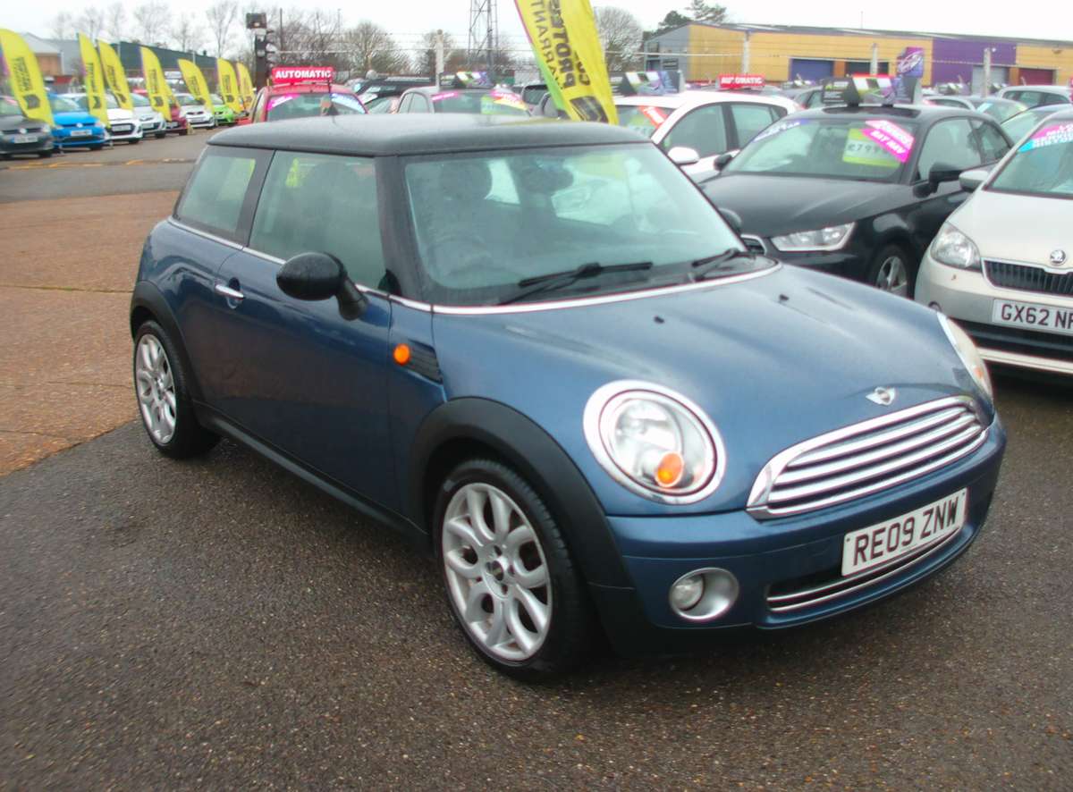 Check out this Mini Hatch 2009 Petrol Manual