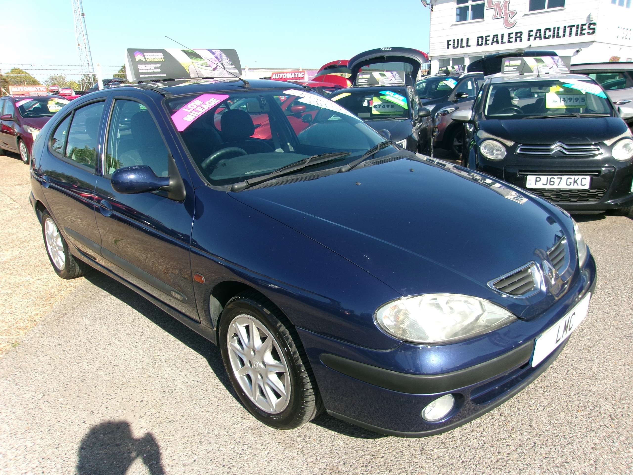 A 2002 RENAULT MEGANE 1.4 16v Fidji Hatchback 5dr Petrol Manual (95 bhp) A 2002 RENAULT MEGANE 1.4 16v Fidji Hatchback 5dr Petrol Manual (95 bhp)