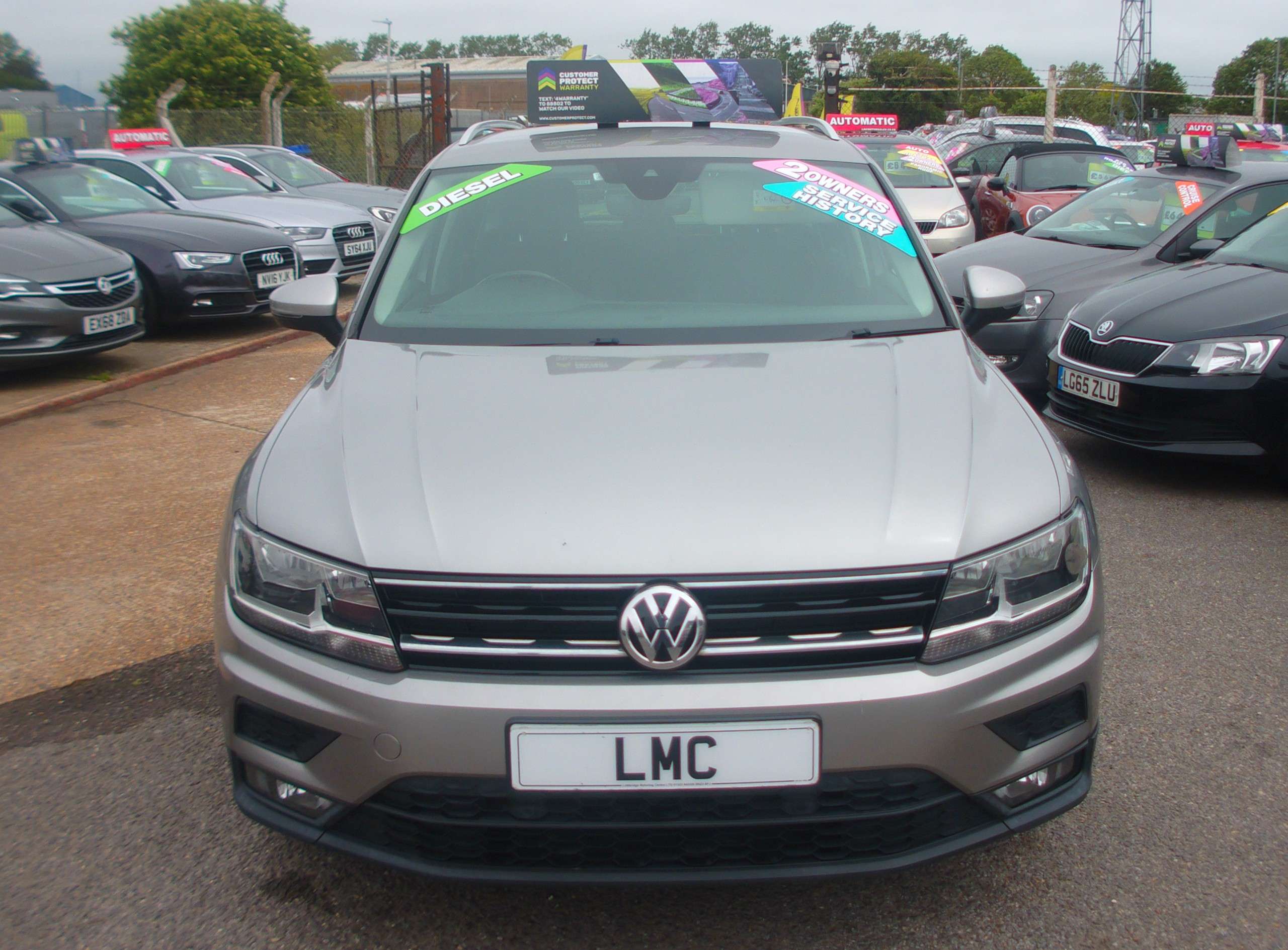 A 2017 VOLKSWAGEN TIGUAN 2.0 TDI SE Navigation SUV 5dr Diesel Manual Euro 6 (s/s) A 2017 VOLKSWAGEN TIGUAN 2.0 TDI SE Navigation SUV 5dr Diesel Manual Euro 6 (s/s)