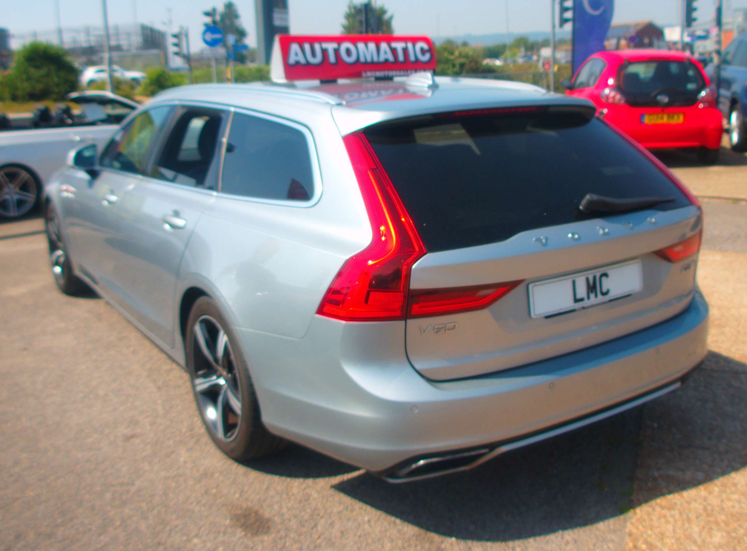 2017 VOLVO V90 2017 VOLVO V90