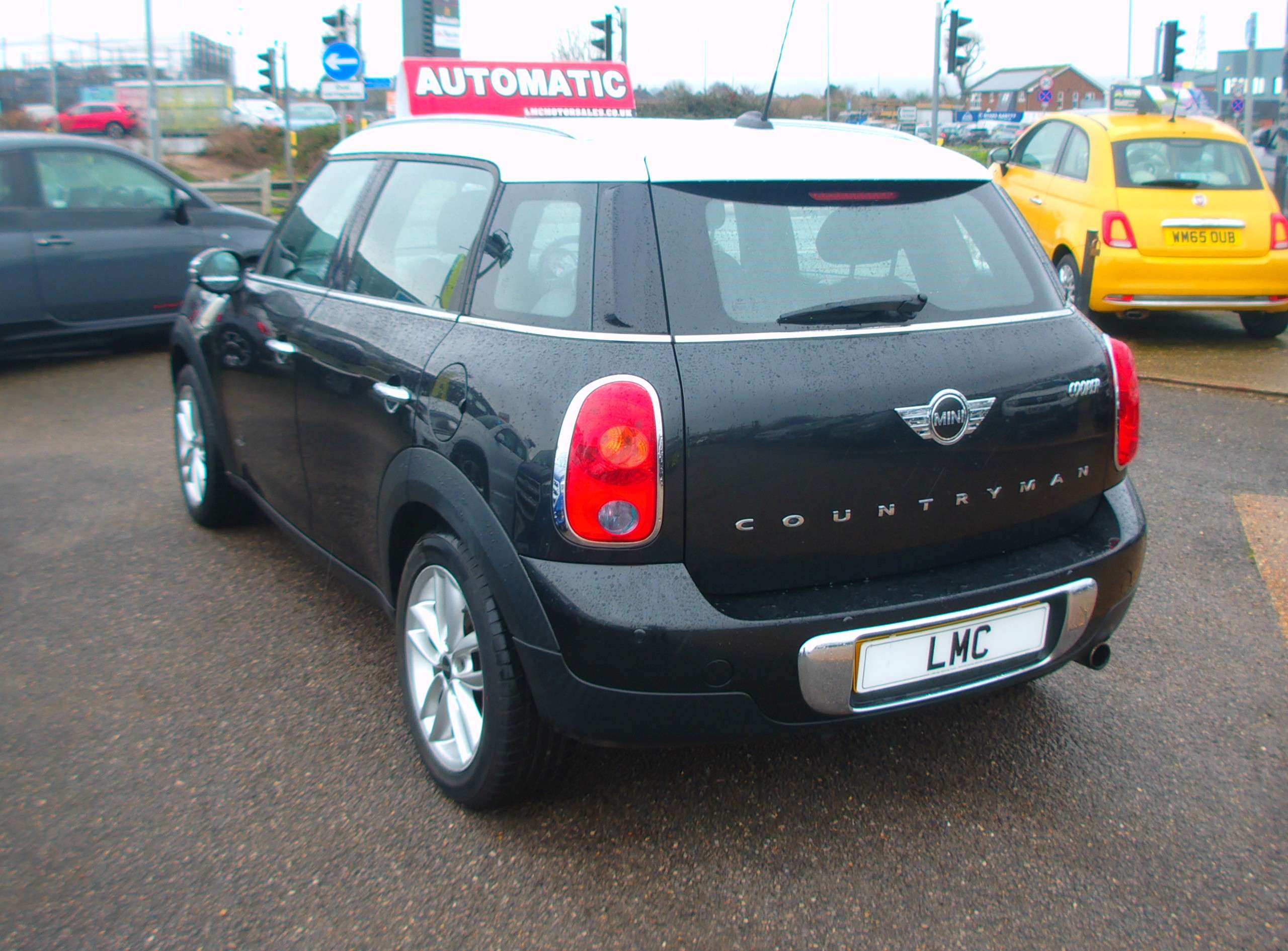 A 2014 MINI COUNTRYMAN 1.6 Cooper SUV 5dr Petrol Auto ALL4 Euro 6 (122 ps) A 2014 MINI COUNTRYMAN 1.6 Cooper SUV 5dr Petrol Auto ALL4 Euro 6 (122 ps)