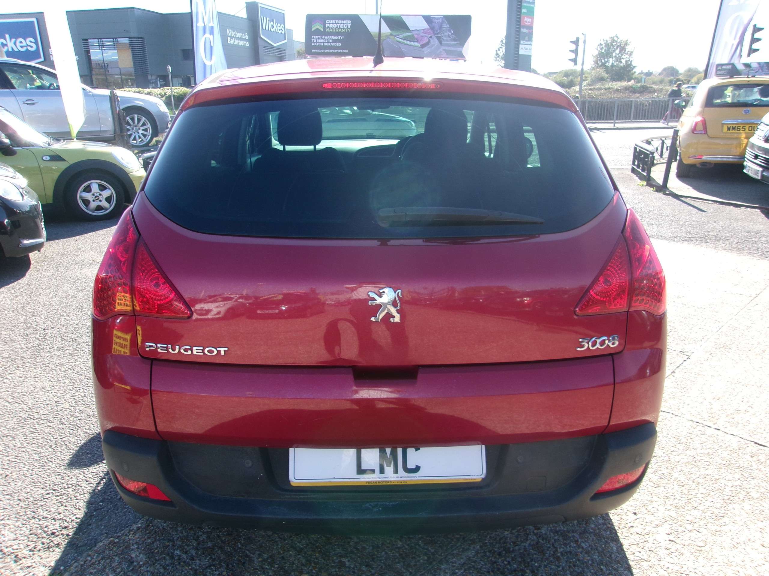 A 2012 PEUGEOT 3008 1.6 HDi Active SUV 5dr Diesel Manual (112 ps) A 2012 PEUGEOT 3008 1.6 HDi Active SUV 5dr Diesel Manual (112 ps)
