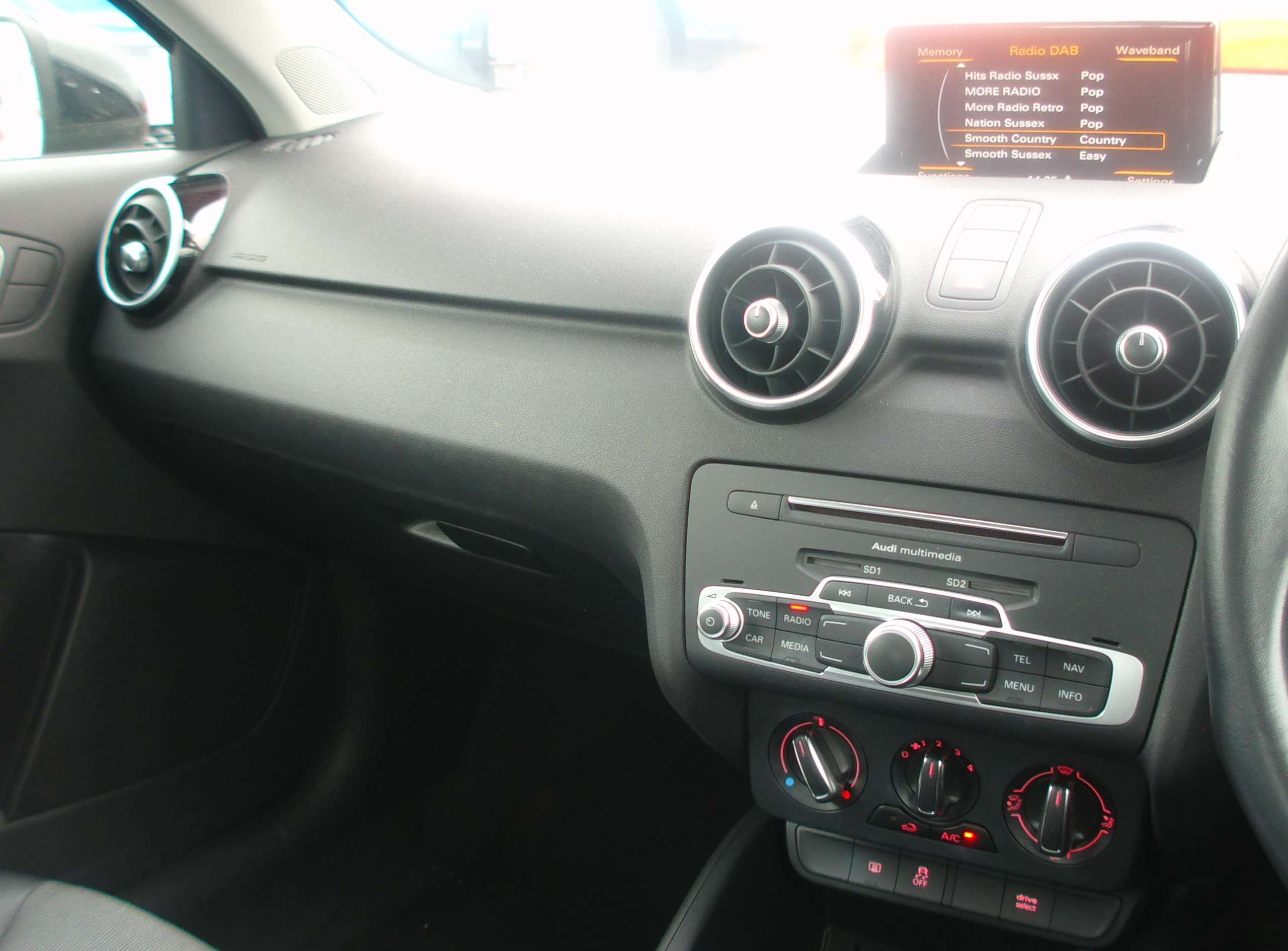 2016 AUDI A1 2016 AUDI A1