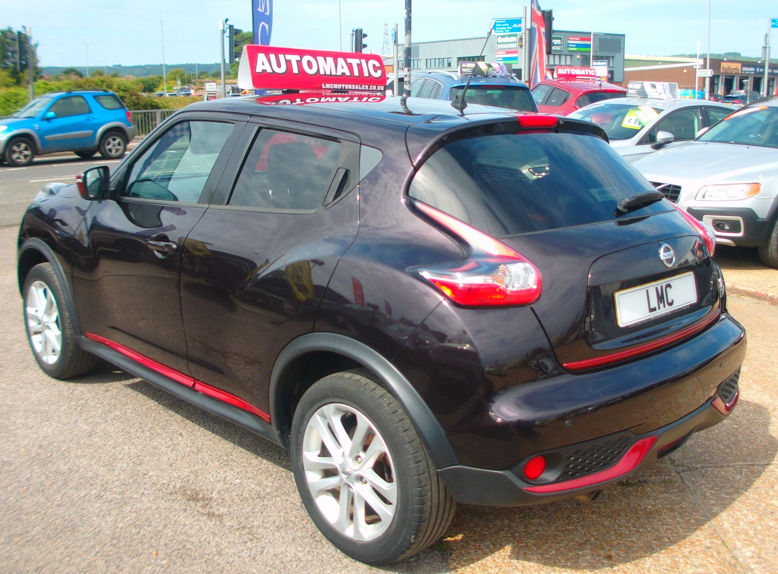A 2015 NISSAN JUKE 1.6 Acenta Premium SUV 5dr Petrol XTRON (117 ps) A 2015 NISSAN JUKE 1.6 Acenta Premium SUV 5dr Petrol XTRON (117 ps)
