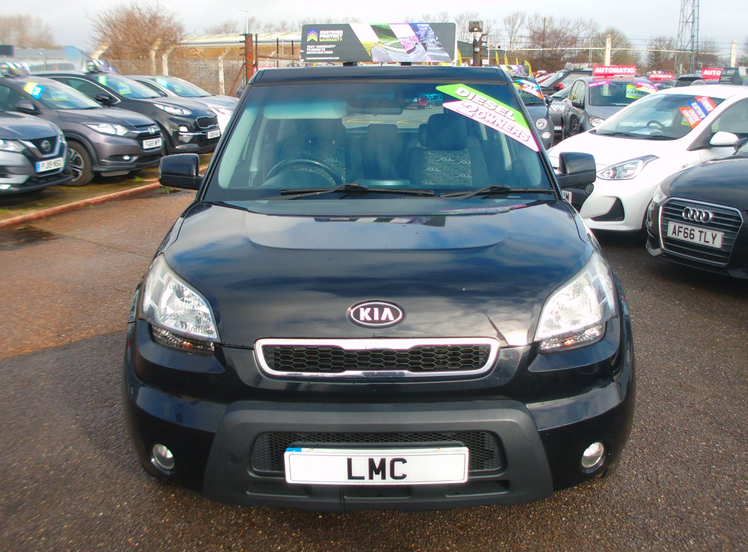 A 2011 KIA SOUL 1.6 CRDi 2 SUV 5dr Diesel Manual (126 bhp) A 2011 KIA SOUL 1.6 CRDi 2 SUV 5dr Diesel Manual (126 bhp)