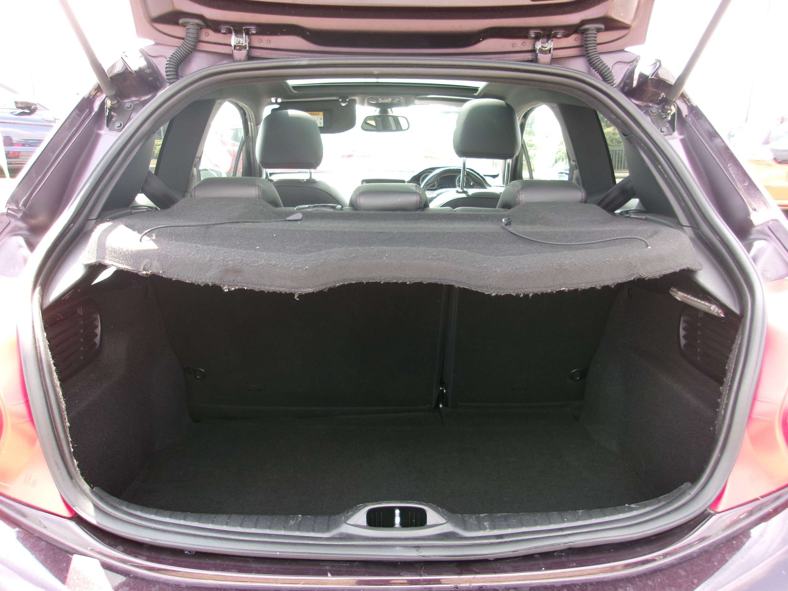 2015 PEUGEOT 208 2015 PEUGEOT 208