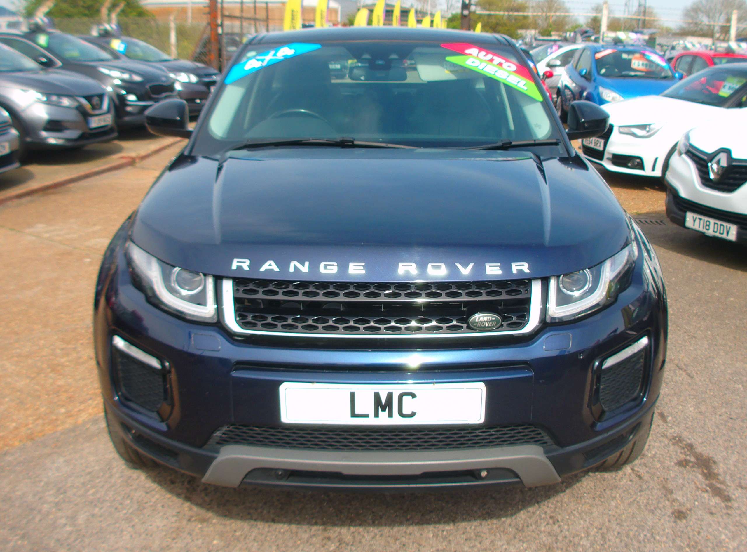 A 2016 LAND ROVER RANGE ROVER EVOQUE 2.0 TD4 SE Tech SUV 5dr Diesel Auto 4WD Euro 6 (s/s) A 2016 LAND ROVER RANGE ROVER EVOQUE 2.0 TD4 SE Tech SUV 5dr Diesel Auto 4WD Euro 6 (s/s)