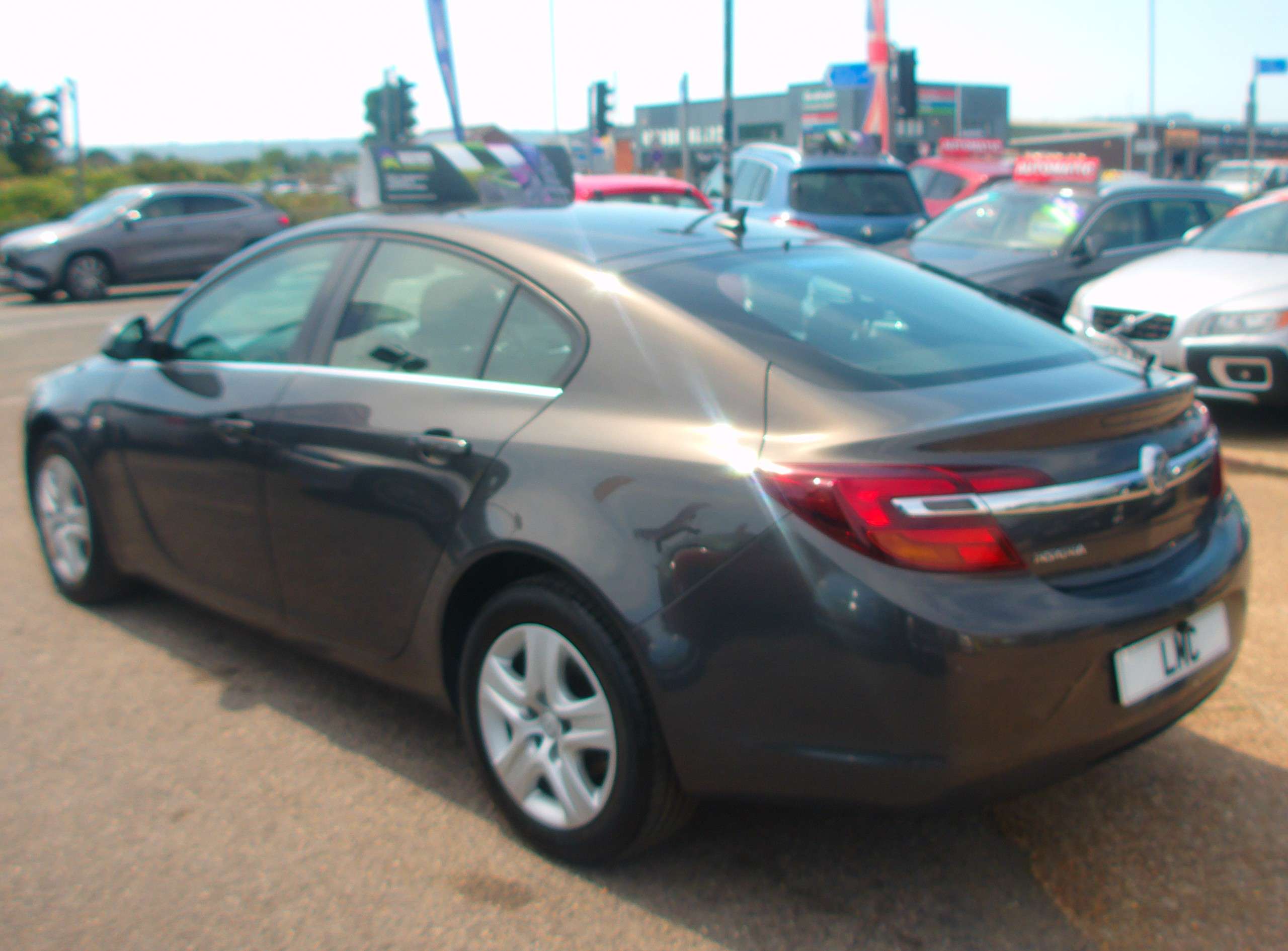 A 2013 VAUXHALL INSIGNIA 1.8 16V Design Nav Hatchback 5dr Petrol Manual (140 ps) A 2013 VAUXHALL INSIGNIA 1.8 16V Design Nav Hatchback 5dr Petrol Manual (140 ps)