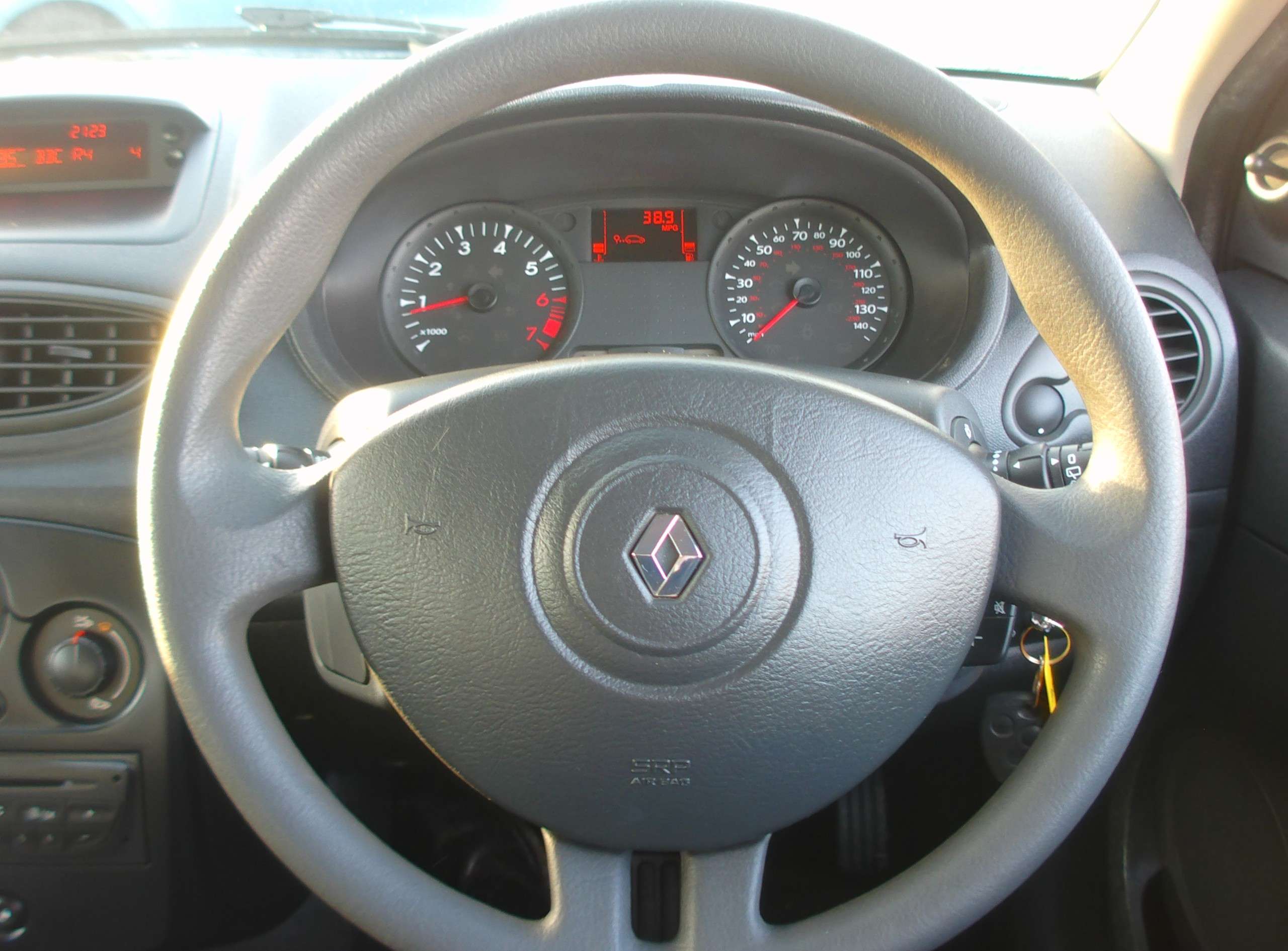 2009 RENAULT CLIO 2009 RENAULT CLIO