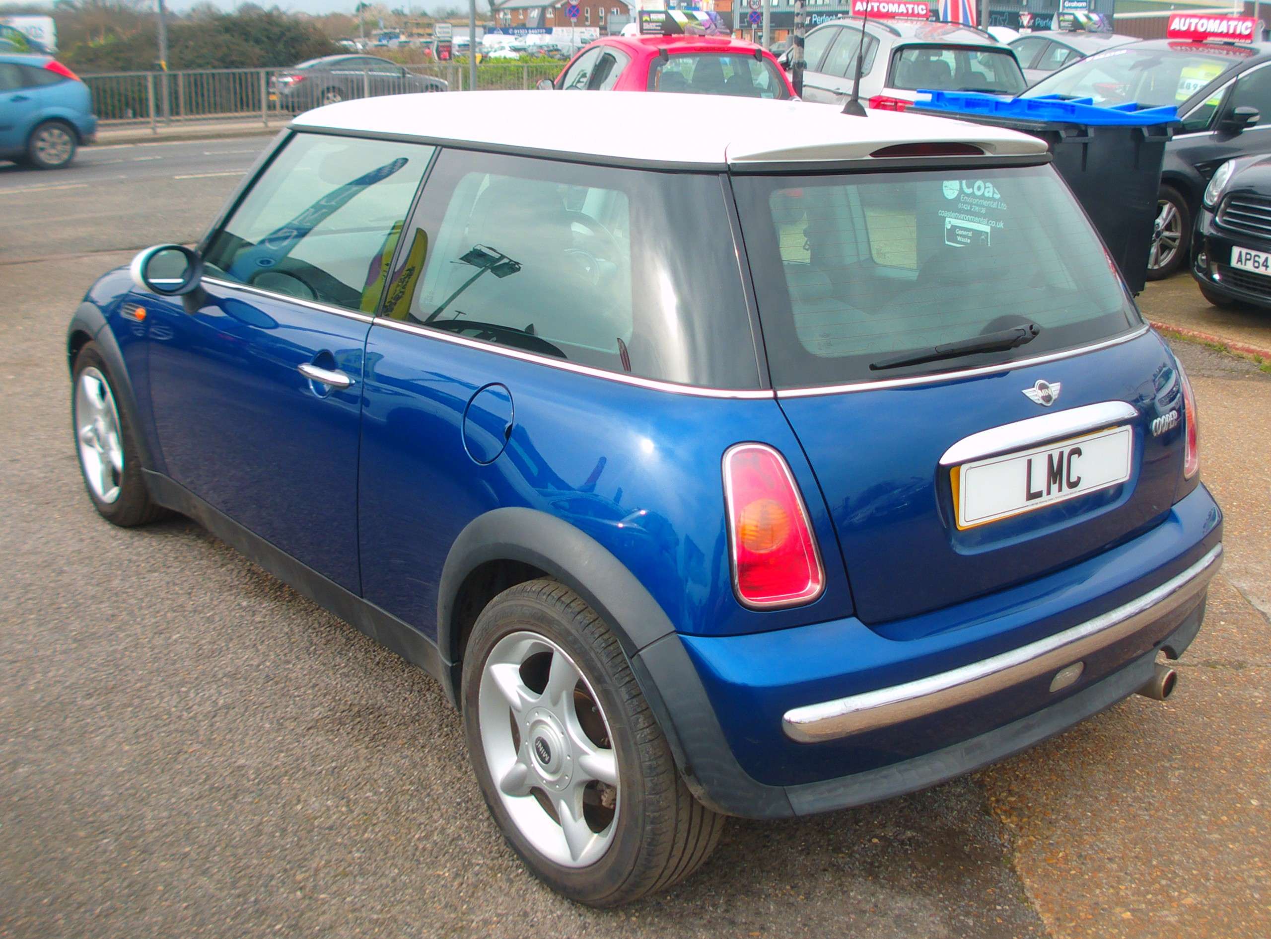 A 2004 MINI HATCH 1.6 Cooper Hatchback 3dr Petrol Manual Euro 3 (115 ps) A 2004 MINI HATCH 1.6 Cooper Hatchback 3dr Petrol Manual Euro 3 (115 ps)