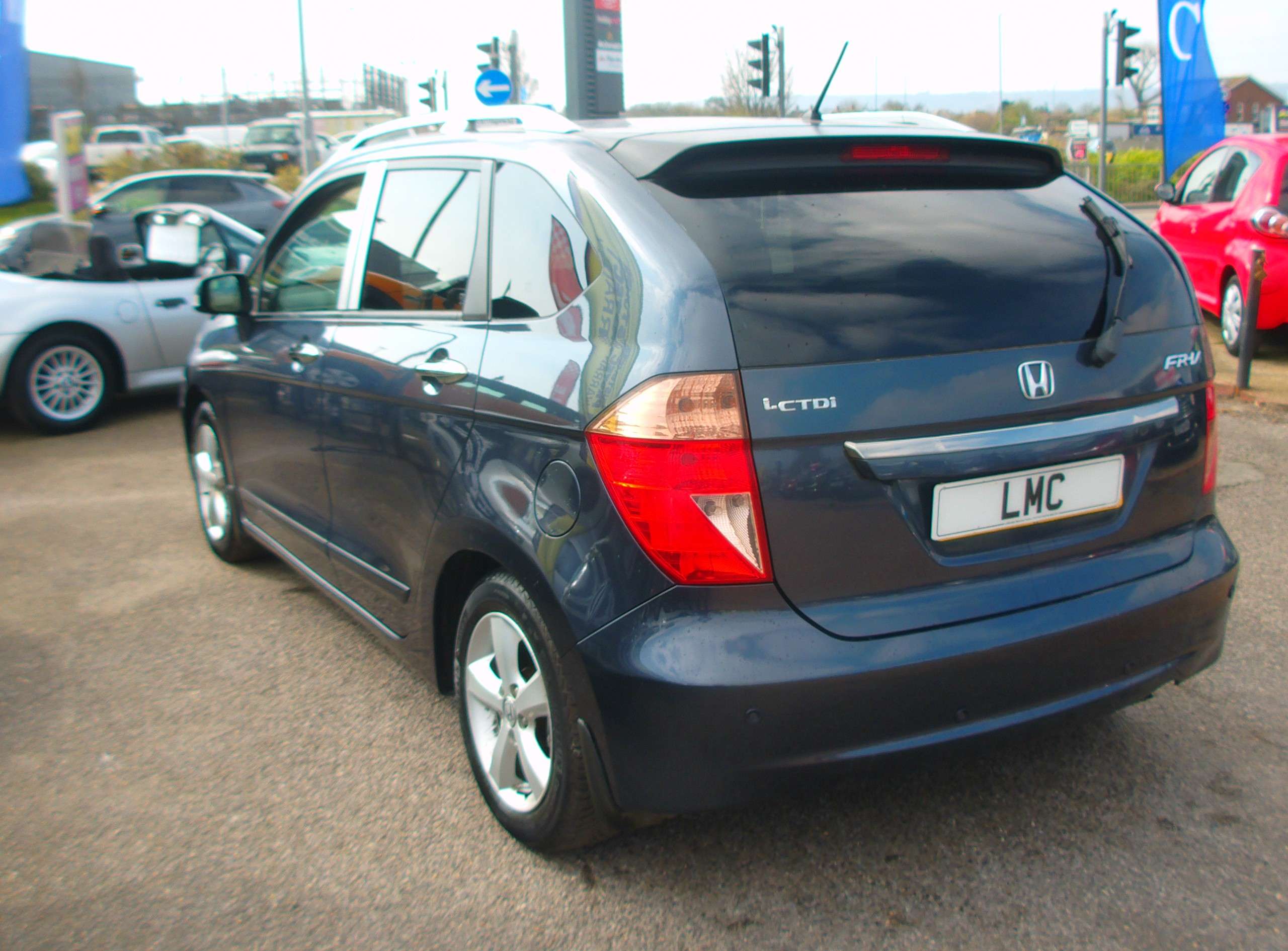 A 2010 HONDA FR-V 2.2 i-CDTi EX 6 SEAT MPV 5dr Diesel Manual (167 g/km, 138 bhp) A 2010 HONDA FR-V 2.2 i-CDTi EX 6 SEAT MPV 5dr Diesel Manual (167 g/km, 138 bhp)