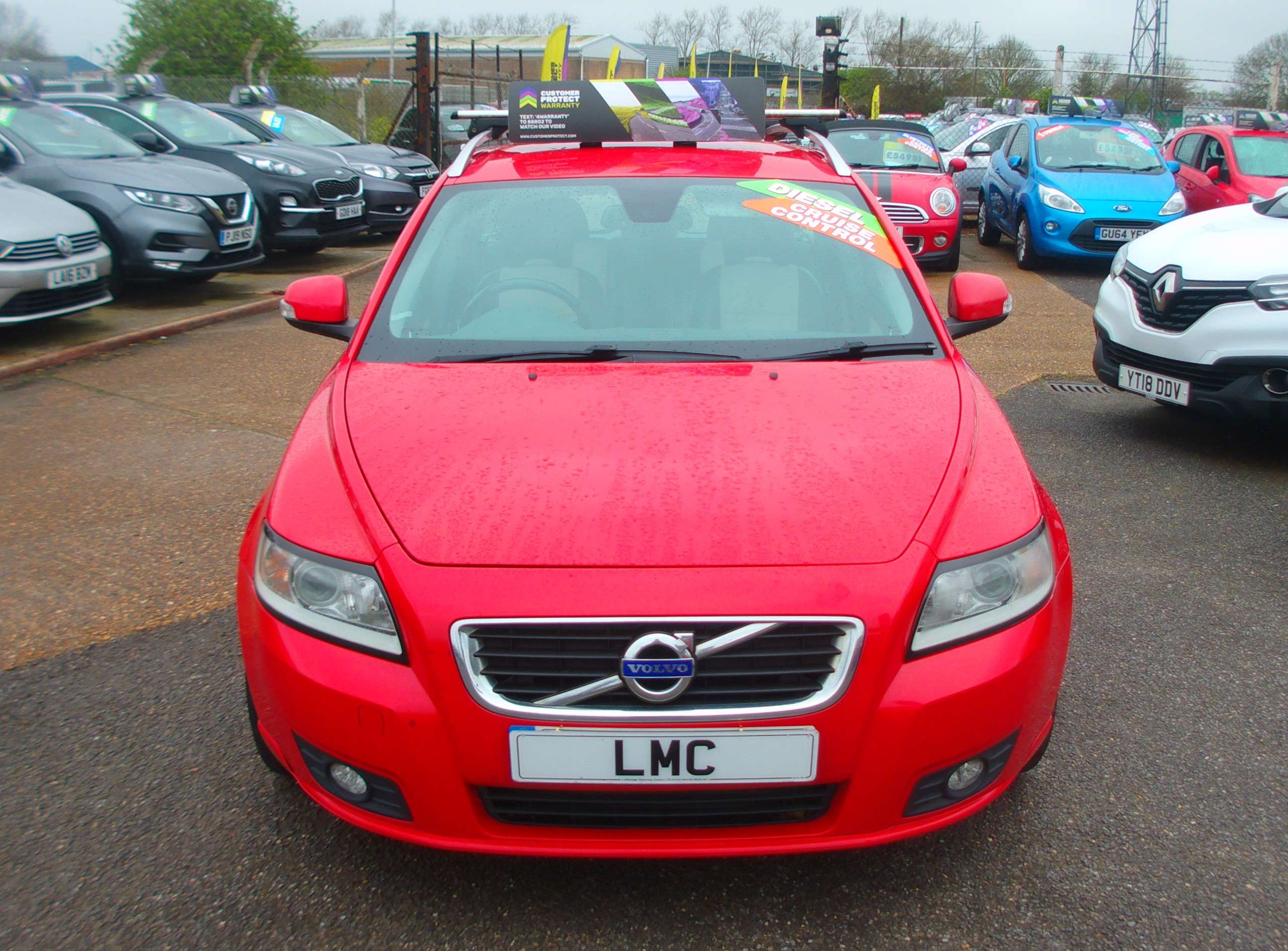 A 2011 VOLVO V50 1.6D DRIVe SE Lux Edition Estate 5dr Diesel Manual Euro 5 (s/s) (115 ps) A 2011 VOLVO V50 1.6D DRIVe SE Lux Edition Estate 5dr Diesel Manual Euro 5 (s/s) (115 ps)