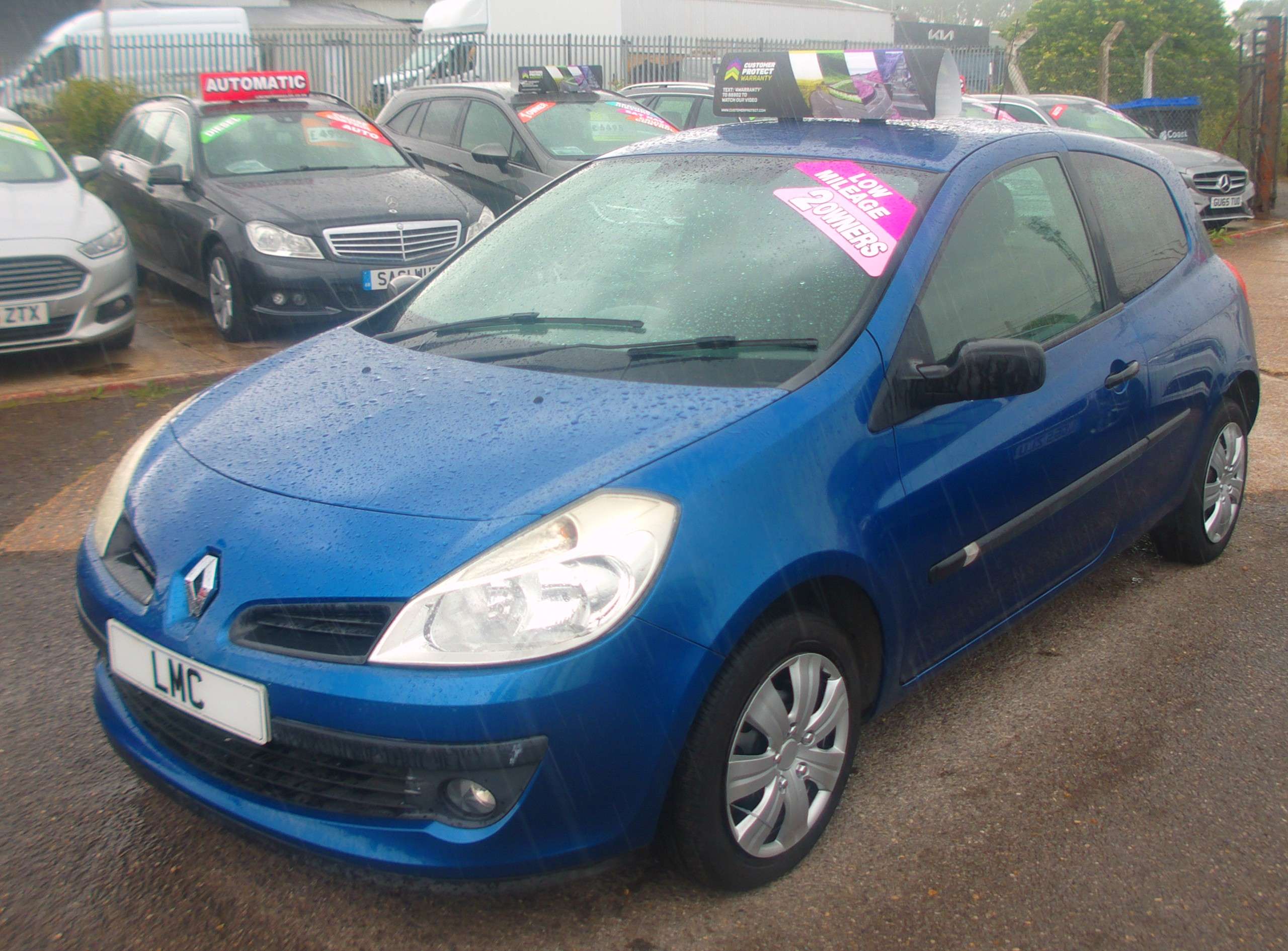 A 2009 RENAULT CLIO 1.2 16v Extreme Hatchback 3dr Petrol Manual (75 bhp) A 2009 RENAULT CLIO 1.2 16v Extreme Hatchback 3dr Petrol Manual (75 bhp)