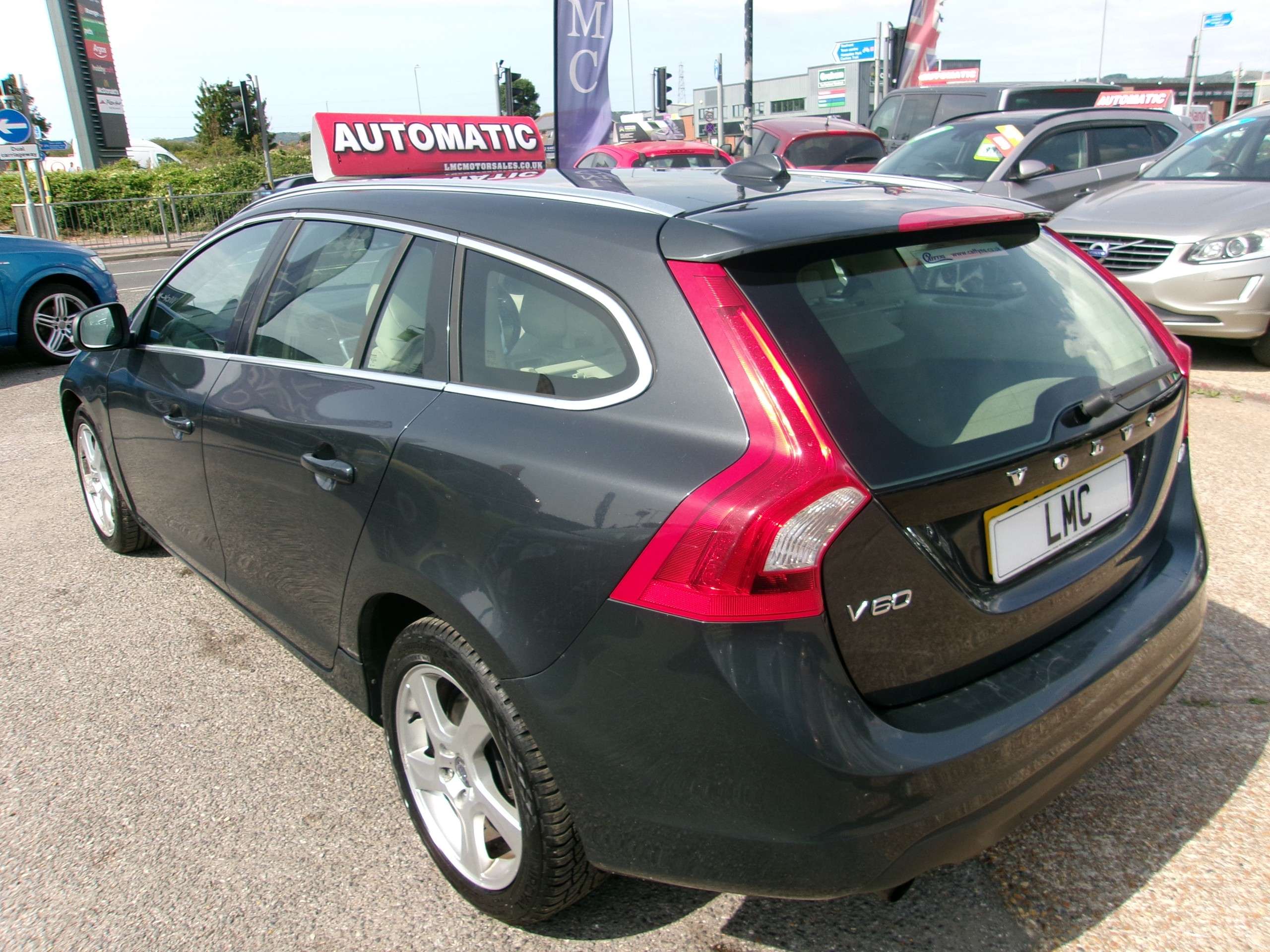 A 2011 VOLVO V60 Automatic 2.0 D3 SE Lux Estate 5dr Diesel Geartronic (s/s) (163 ps) A 2011 VOLVO V60 Automatic 2.0 D3 SE Lux Estate 5dr Diesel Geartronic (s/s) (163 ps)