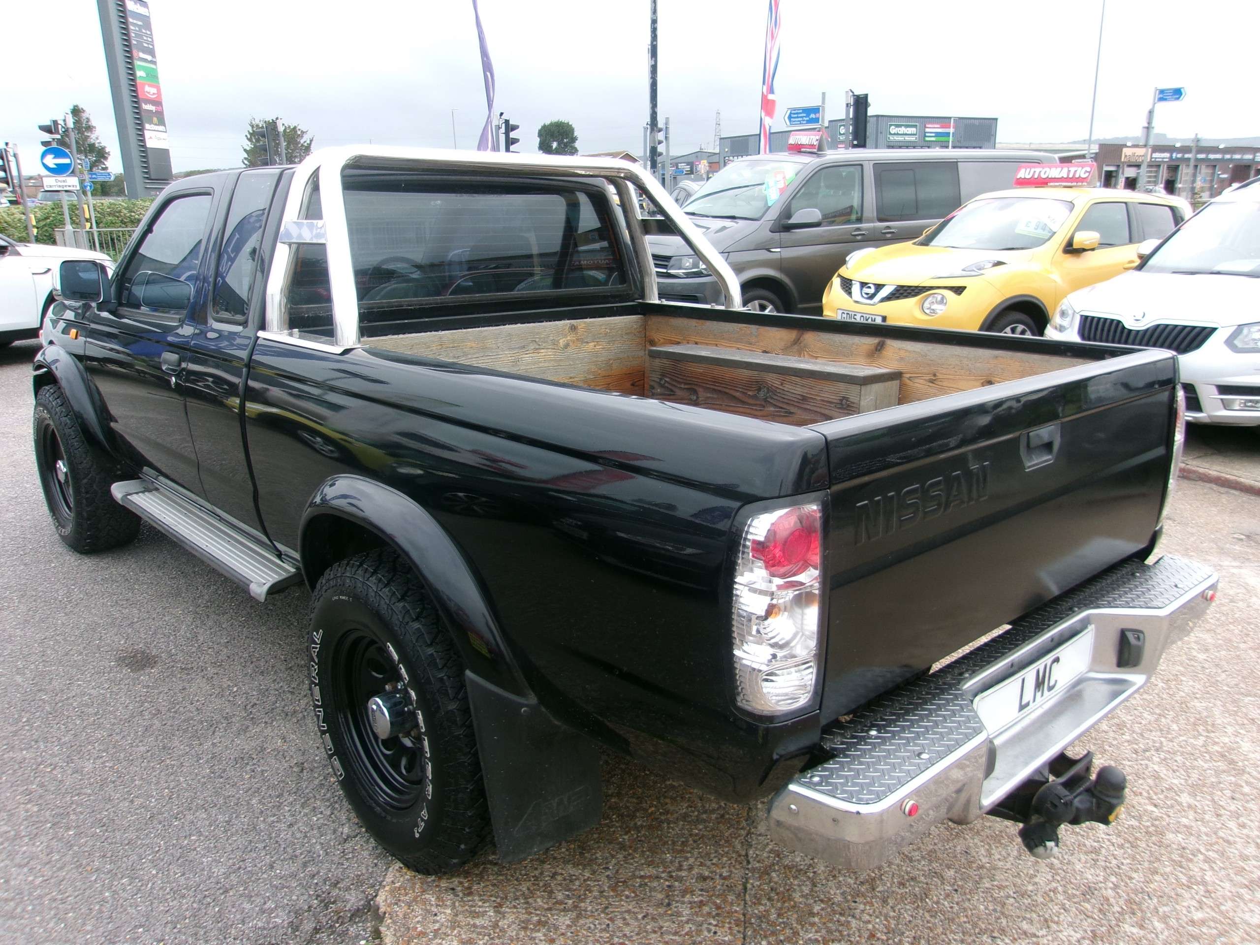 A 2002 NISSAN NAVARA Pick-up 2.5 Diesel 2 Door A 2002 NISSAN NAVARA Pick-up 2.5 Diesel 2 Door