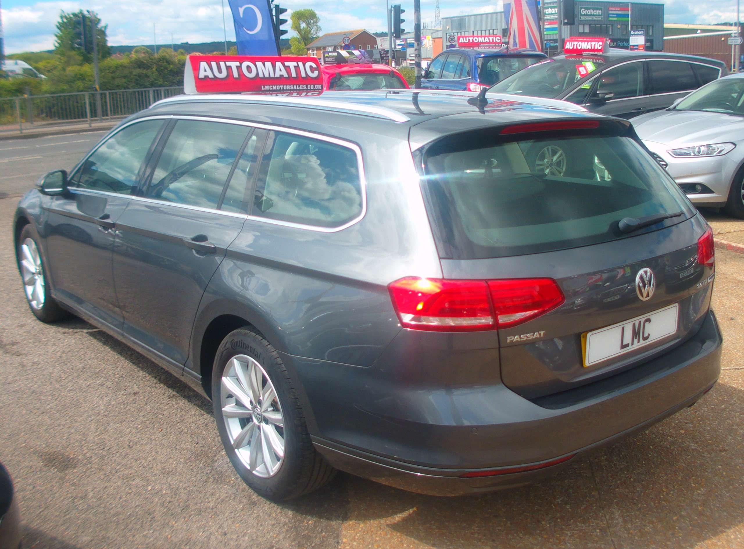 A 2015 VOLKSWAGEN PASSAT 2.0 TDI BlueMotion Tech SE Business Estate 5dr Diesel DSG Euro 6 (s/s) A 2015 VOLKSWAGEN PASSAT 2.0 TDI BlueMotion Tech SE Business Estate 5dr Diesel DSG Euro 6 (s/s)
