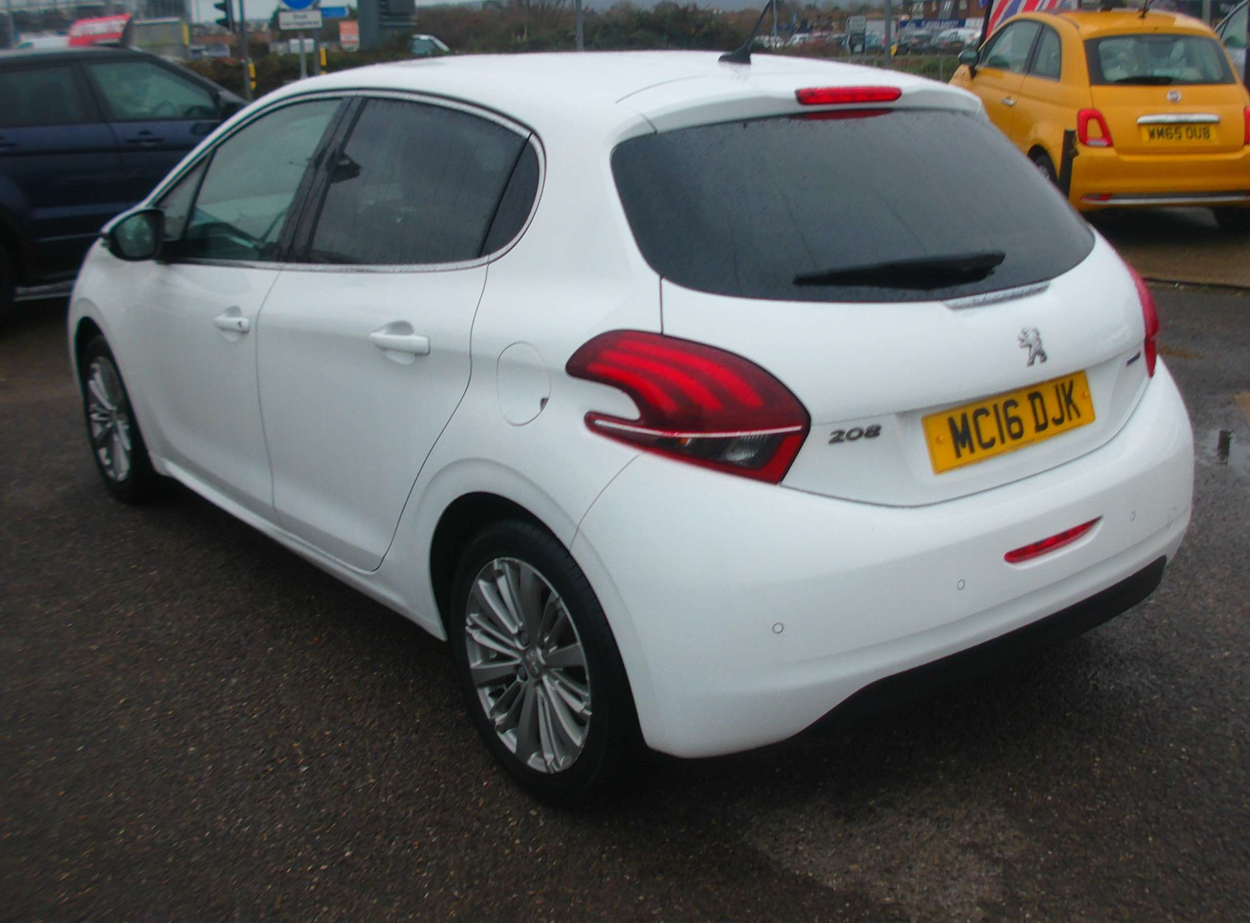 2016 PEUGEOT 208 2016 PEUGEOT 208