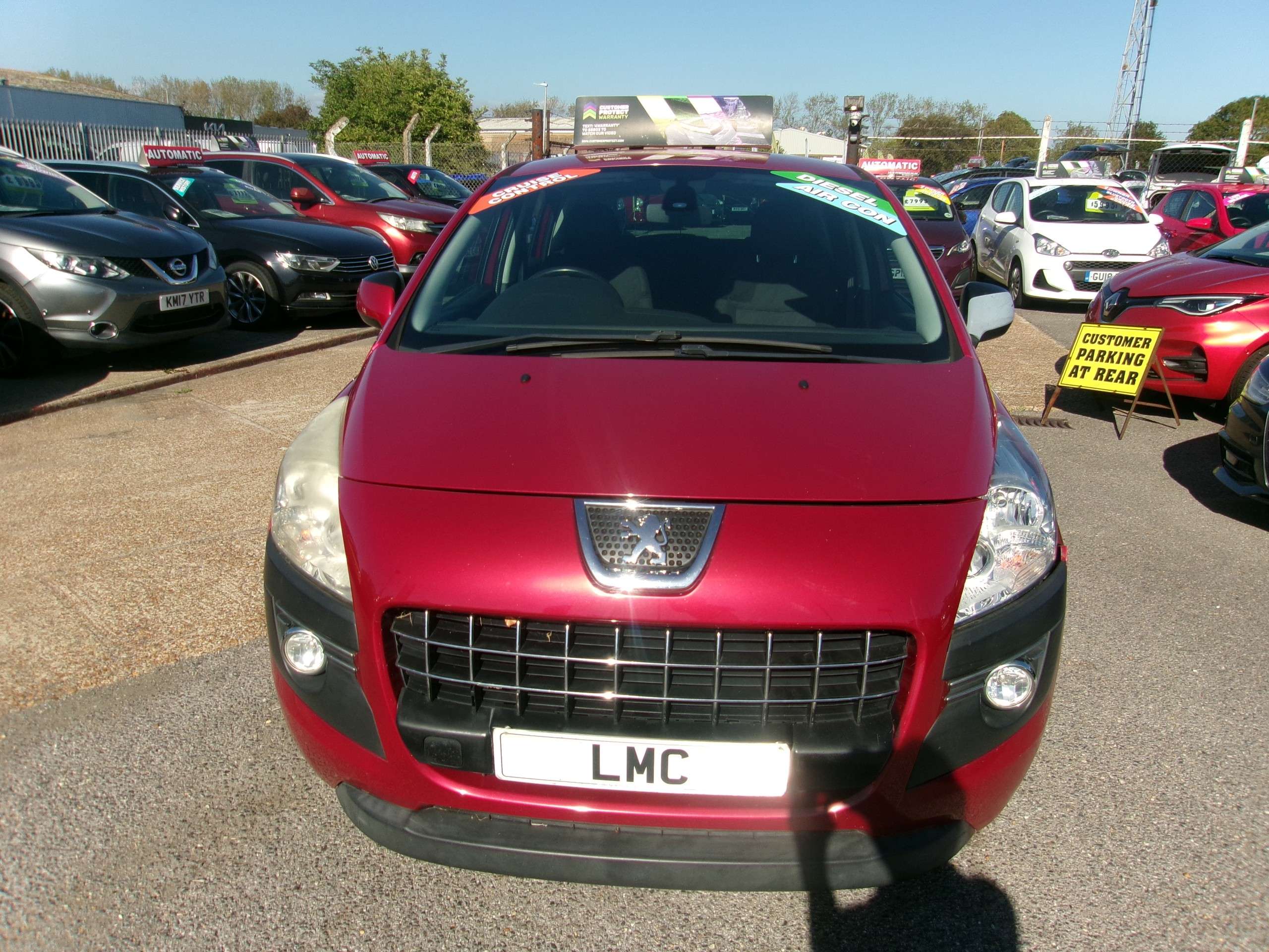 A 2012 PEUGEOT 3008 1.6 HDi Active SUV 5dr Diesel Manual (112 ps) A 2012 PEUGEOT 3008 1.6 HDi Active SUV 5dr Diesel Manual (112 ps)