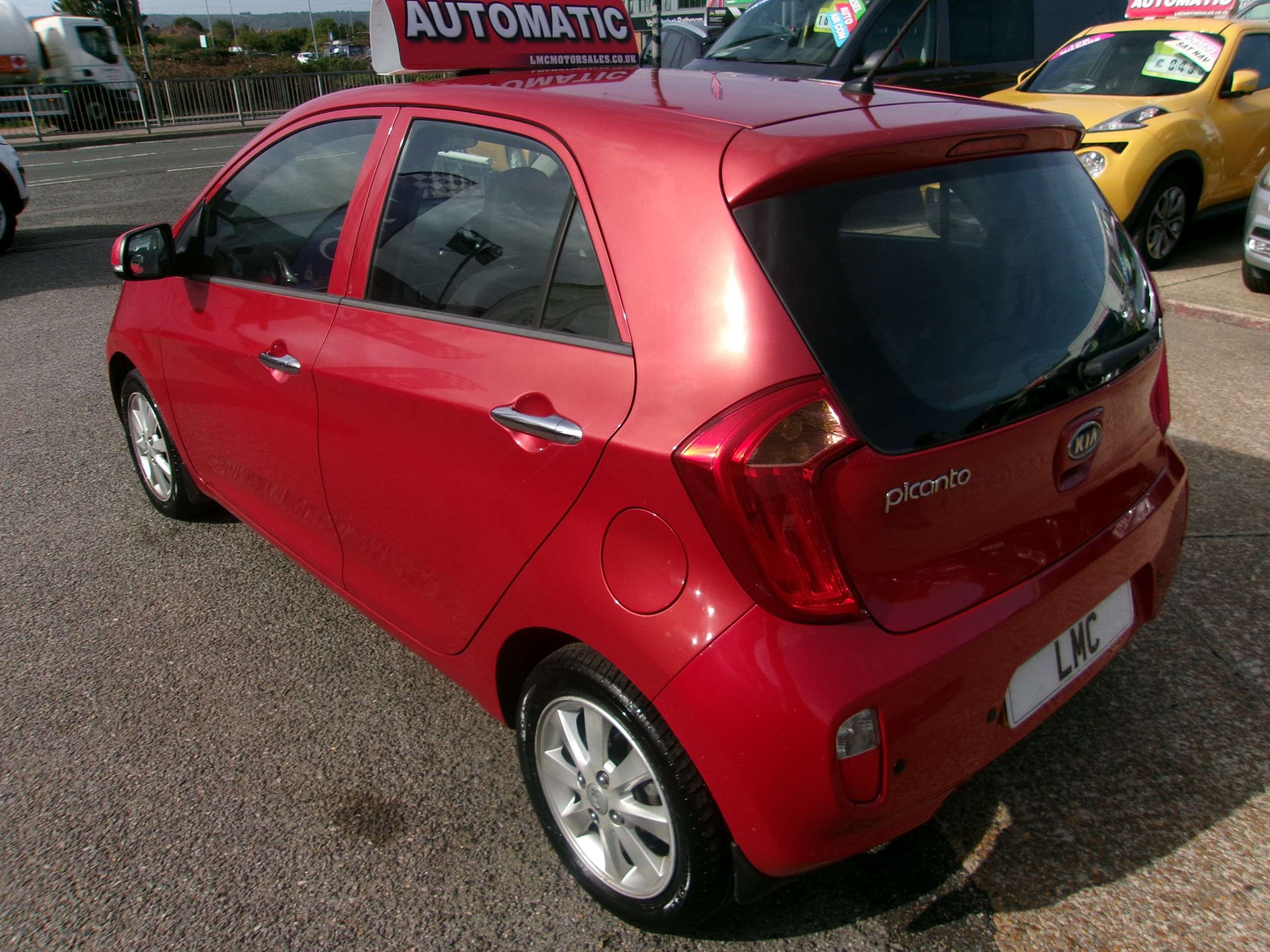 A 2011 KIA PICANTO 1.25 2 Hatchback 5dr Petrol Auto (84 bhp) A 2011 KIA PICANTO 1.25 2 Hatchback 5dr Petrol Auto (84 bhp)