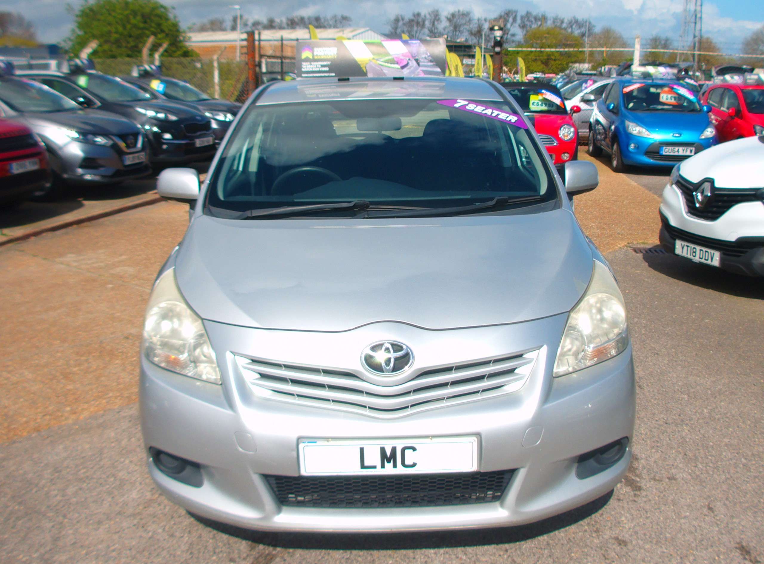 A 2010 TOYOTA VERSO 1.6 7 SEAT T2 VALVEMATIC 5-Door A 2010 TOYOTA VERSO 1.6 7 SEAT T2 VALVEMATIC 5-Door