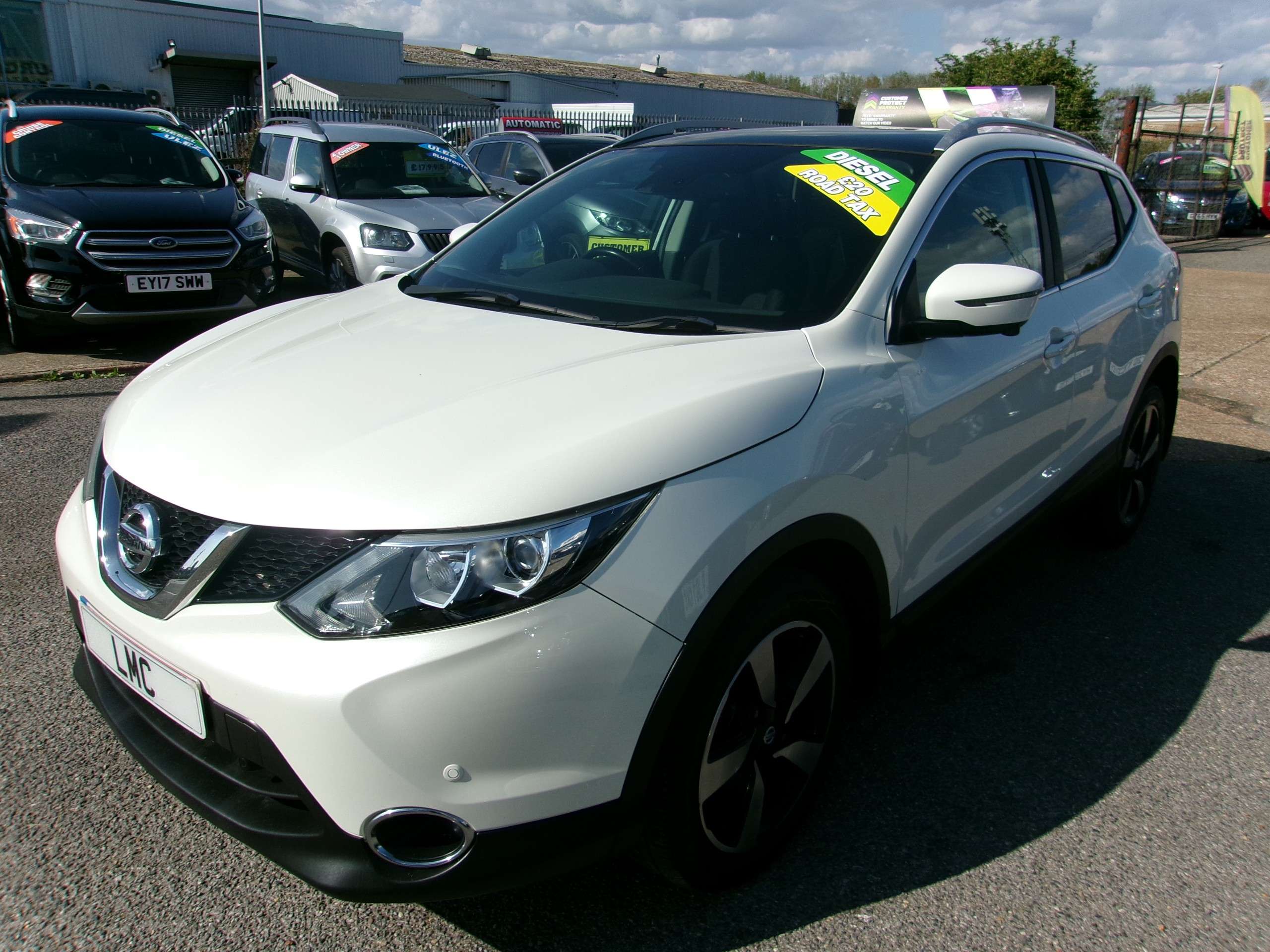 A 2016 NISSAN QASHQAI 1.5 dCi N-Connecta SUV 5dr Diesel Manual Euro 6 (s/s) (110 ps) A 2016 NISSAN QASHQAI 1.5 dCi N-Connecta SUV 5dr Diesel Manual Euro 6 (s/s) (110 ps)