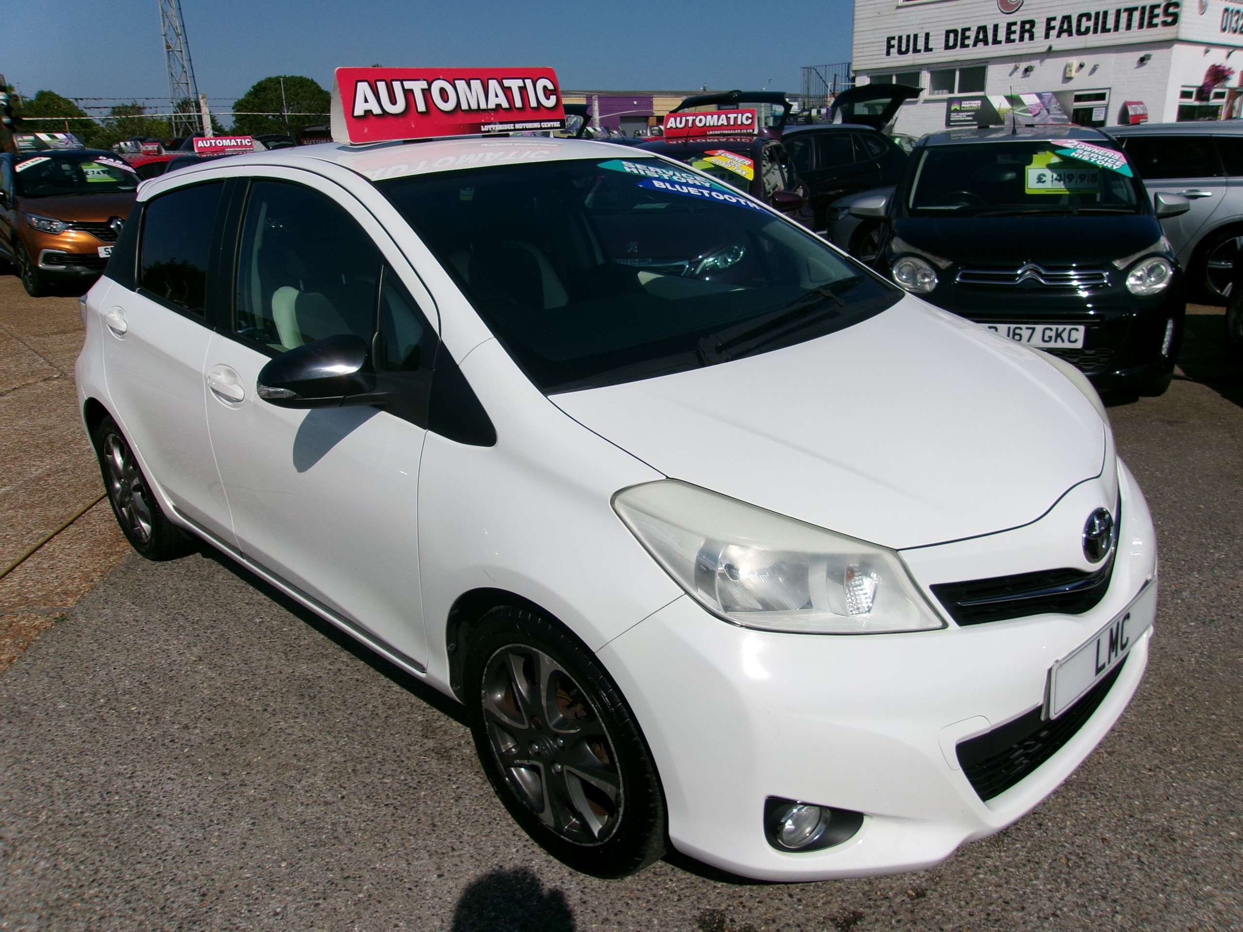 A 2013 TOYOTA YARIS Automatic 1.33 Dual VVT-i Trend Hatchback 5dr Petrol Multidrive S (99 ps) A 2013 TOYOTA YARIS Automatic 1.33 Dual VVT-i Trend Hatchback 5dr Petrol Multidrive S (99 ps)