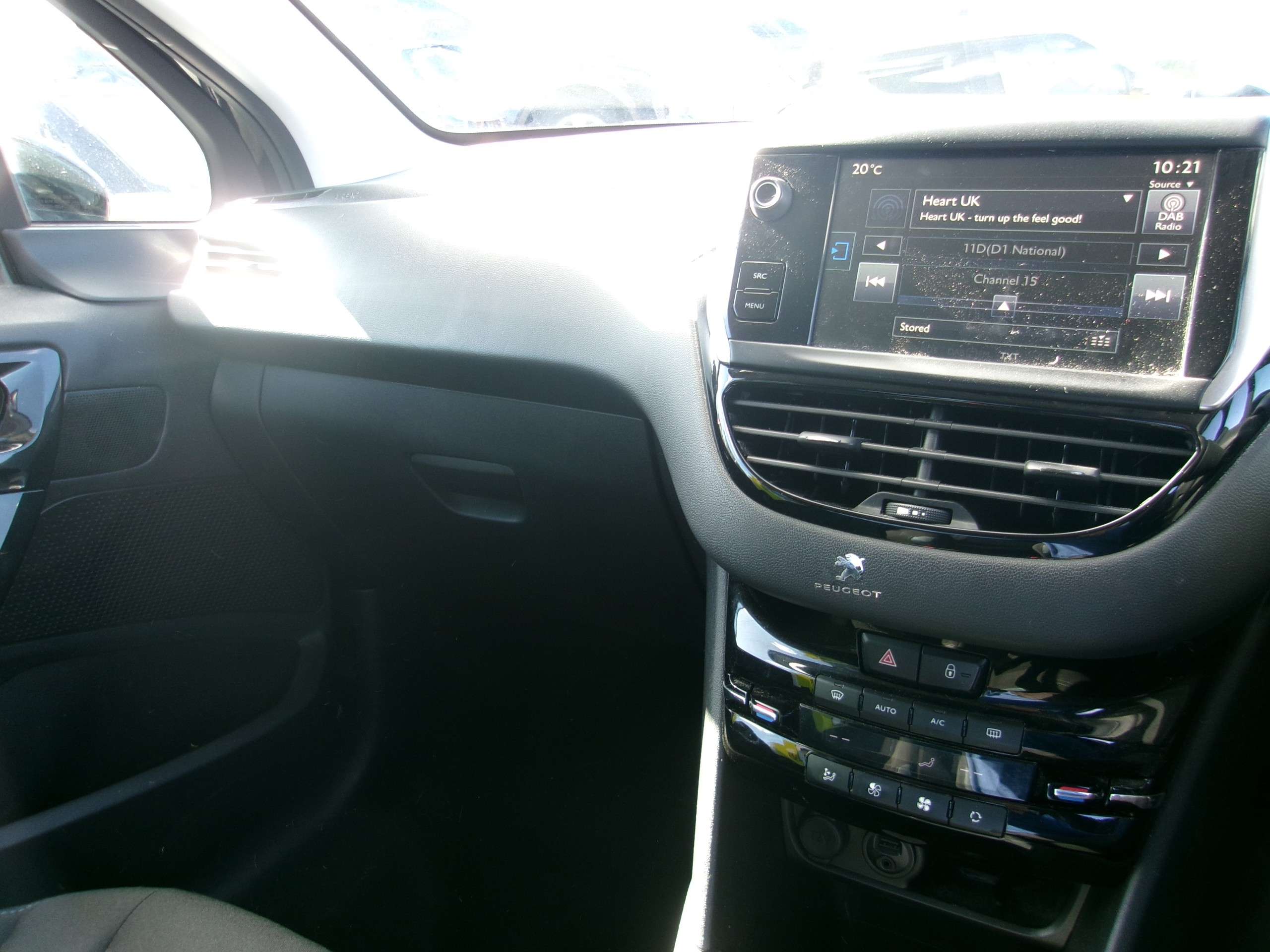 2015 PEUGEOT 208 2015 PEUGEOT 208