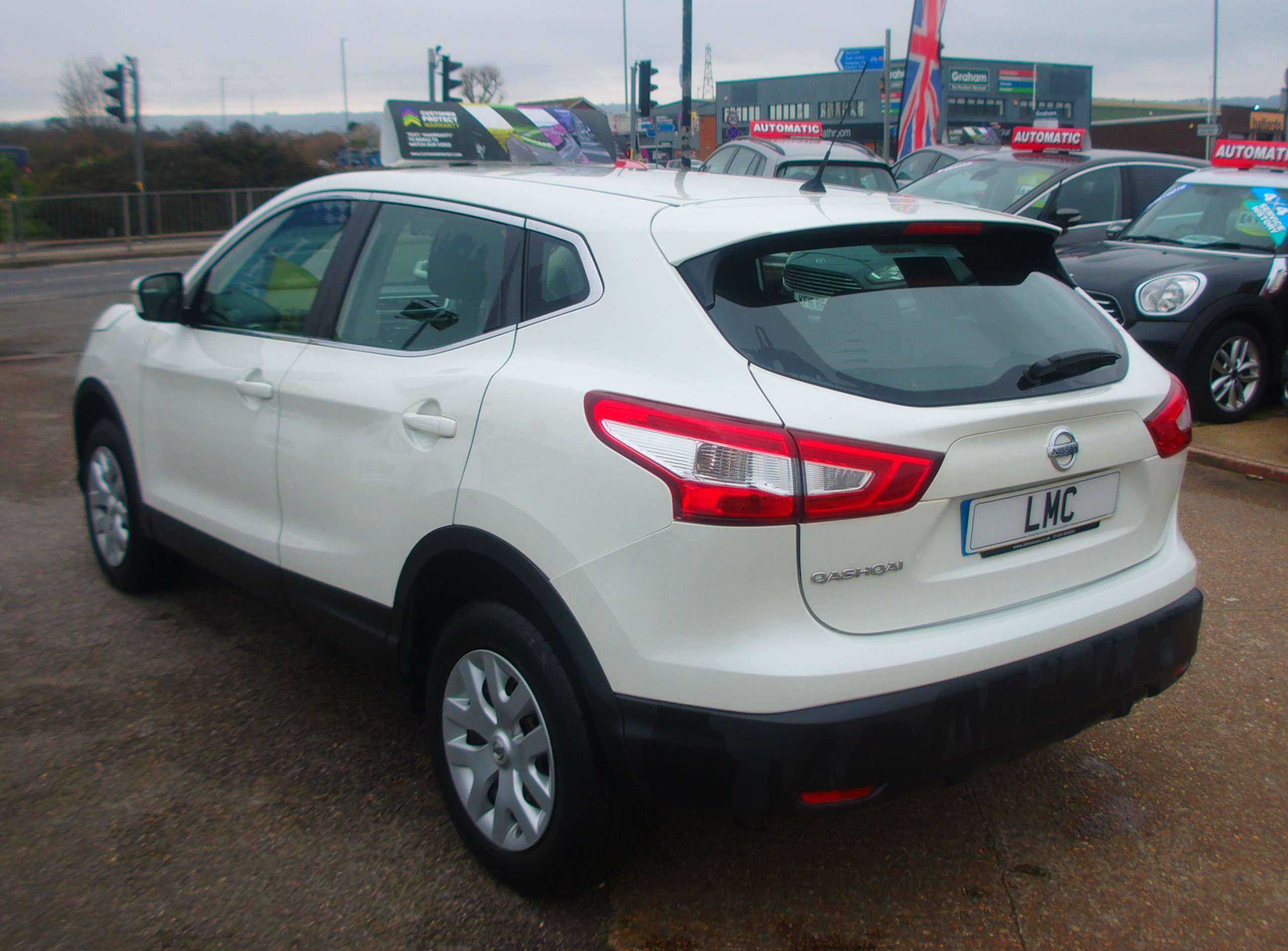 A 2016 NISSAN QASHQAI 1.2 DIG-T Visia SUV 5dr Petrol Manual Euro 6 (s/s) A 2016 NISSAN QASHQAI 1.2 DIG-T Visia SUV 5dr Petrol Manual Euro 6 (s/s)