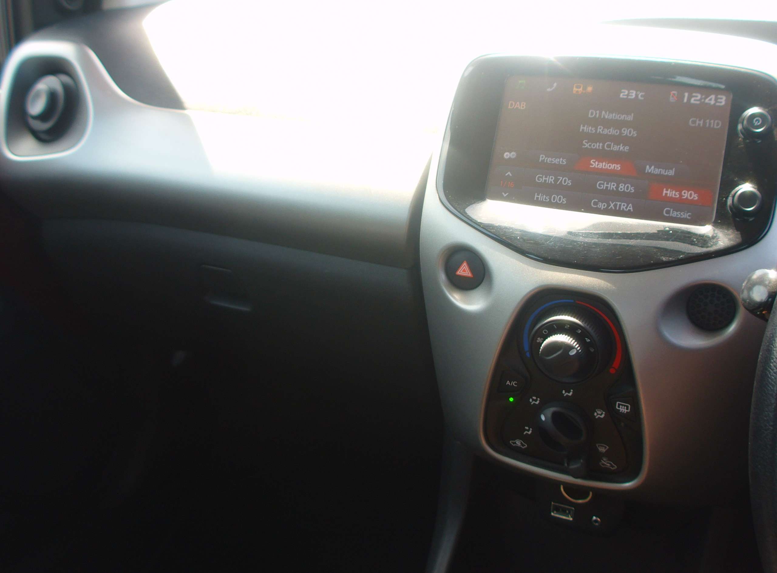 2015 PEUGEOT 108 2015 PEUGEOT 108