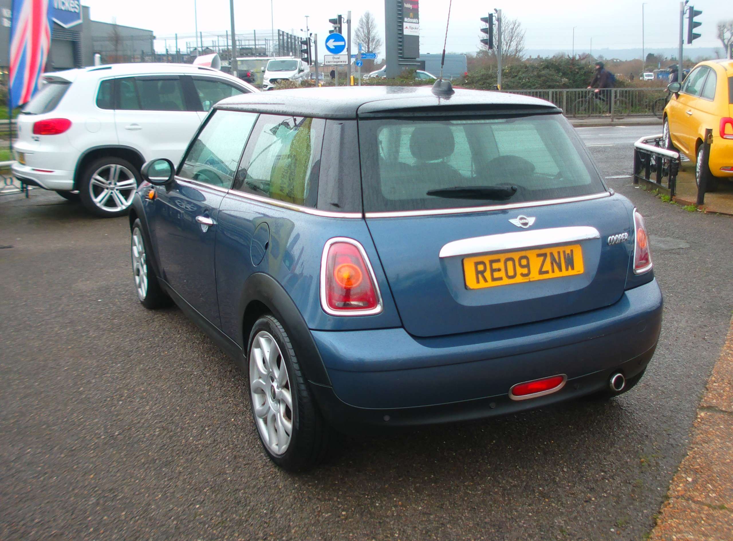 2009 MINI HATCH 2009 MINI HATCH