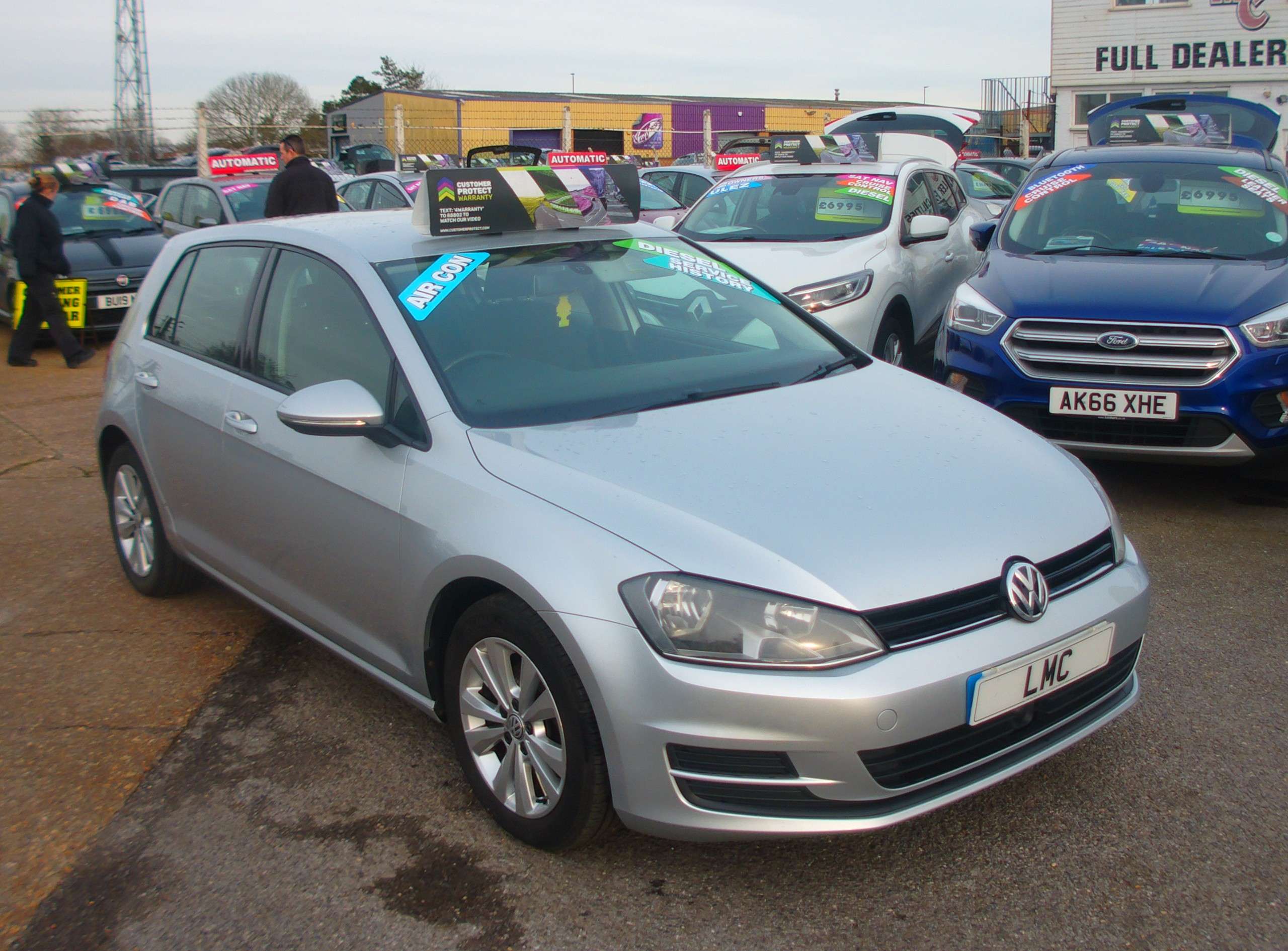 A 2013 VOLKSWAGEN GOLF 1.6 TDI BlueMotion Tech SE Hatchback 5dr Diesel Manual (s/s) A 2013 VOLKSWAGEN GOLF 1.6 TDI BlueMotion Tech SE Hatchback 5dr Diesel Manual (s/s)