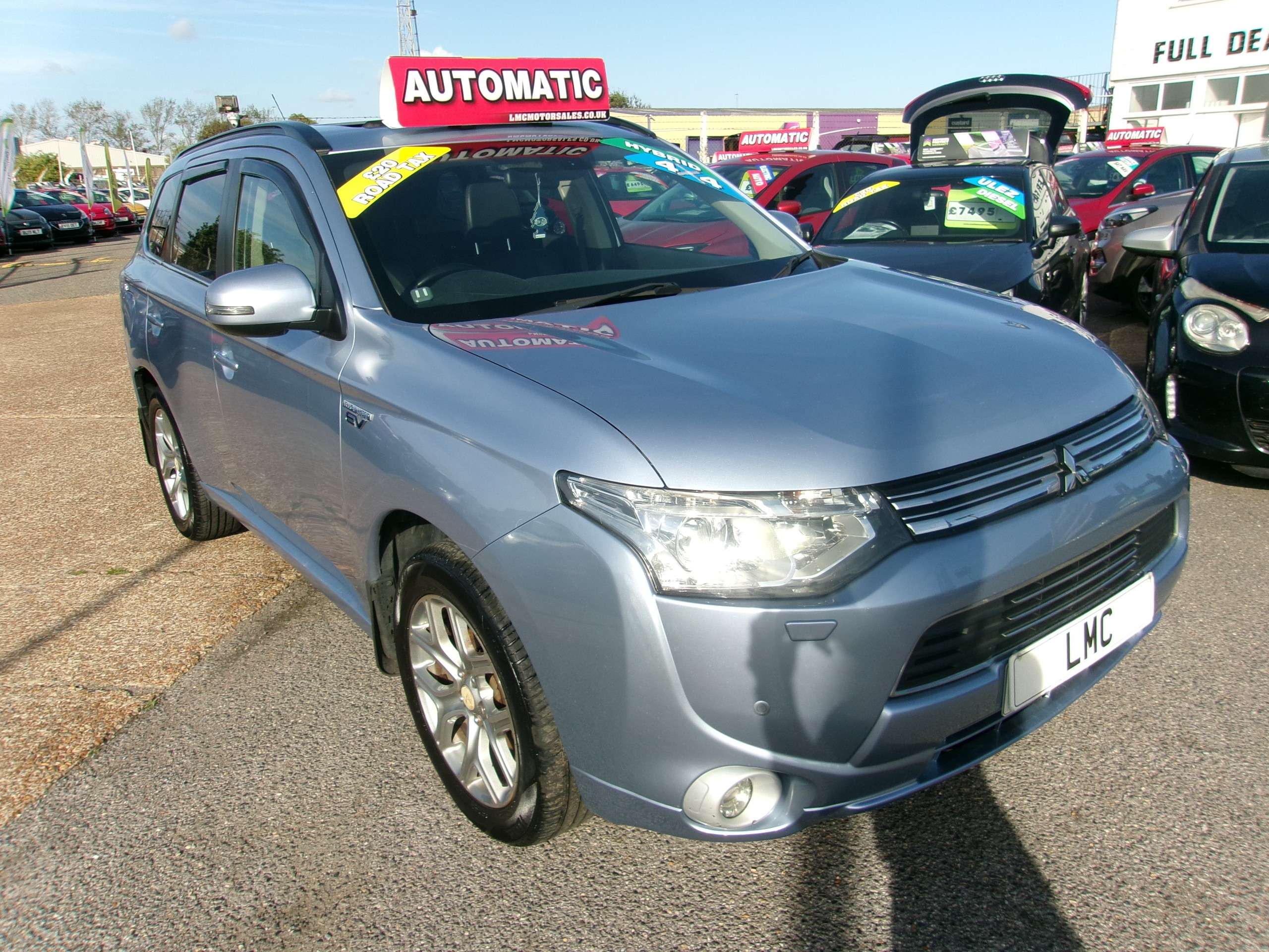 A 2014 MITSUBISHI OUTLANDER 2.0h 12kWh GX4hs SUV 5dr Petrol Plug-in Hybrid CVT 4WD Euro 5 (s/s) (200 ps) A 2014 MITSUBISHI OUTLANDER 2.0h 12kWh GX4hs SUV 5dr Petrol Plug-in Hybrid CVT 4WD Euro 5 (s/s) (200 ps)