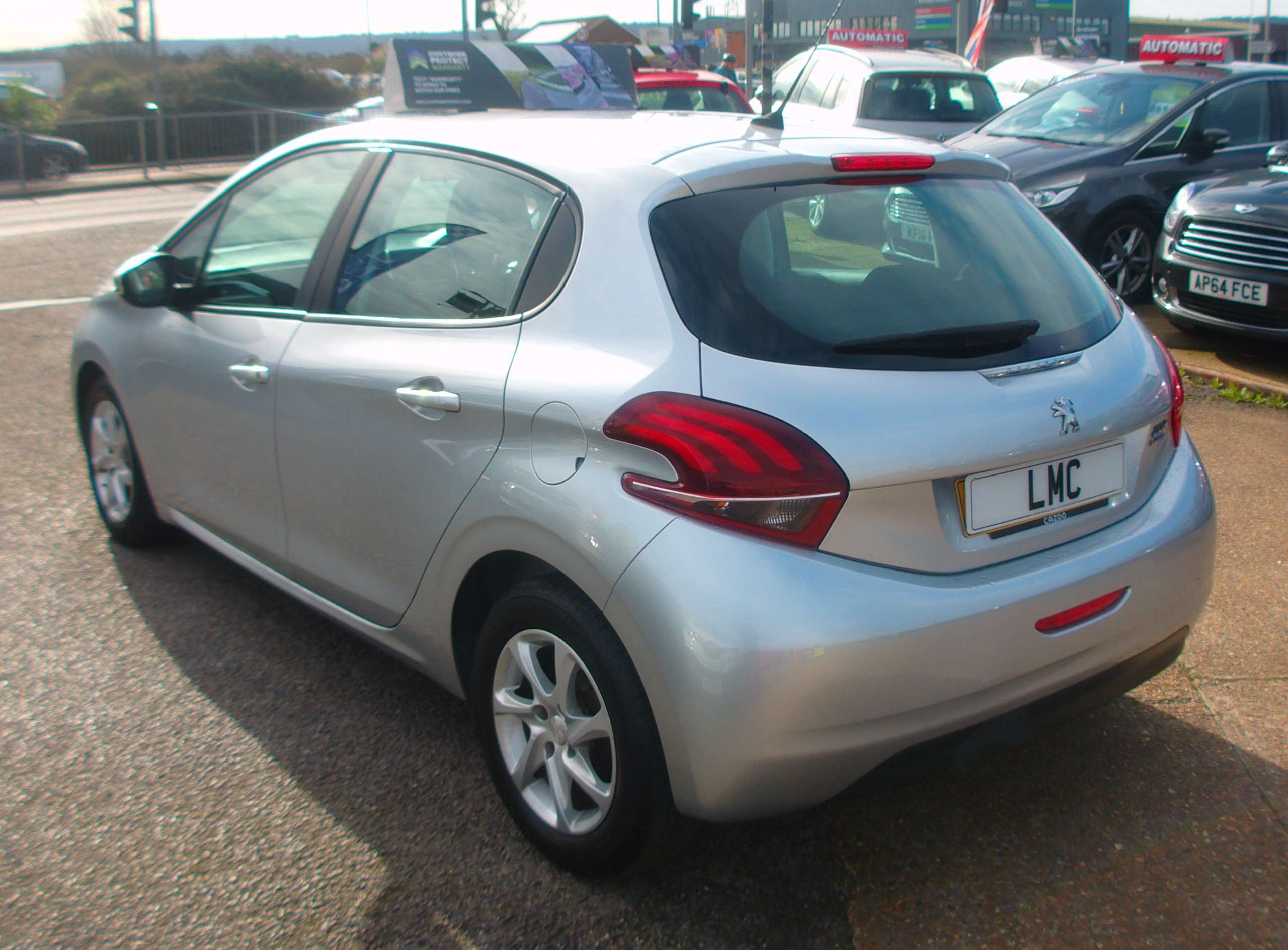 A 2015 PEUGEOT 208 1.6 BlueHDi Active Hatchback 5dr Diesel Manual Euro 6 A 2015 PEUGEOT 208 1.6 BlueHDi Active Hatchback 5dr Diesel Manual Euro 6