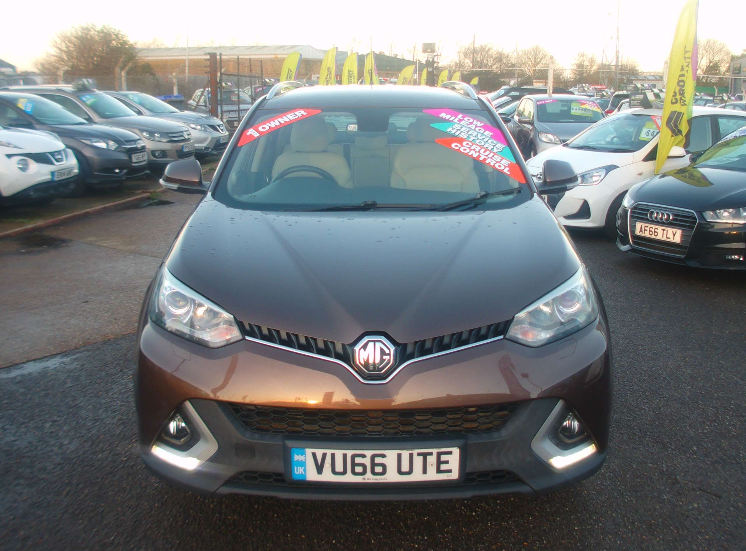 2016 MG GS 2016 MG GS