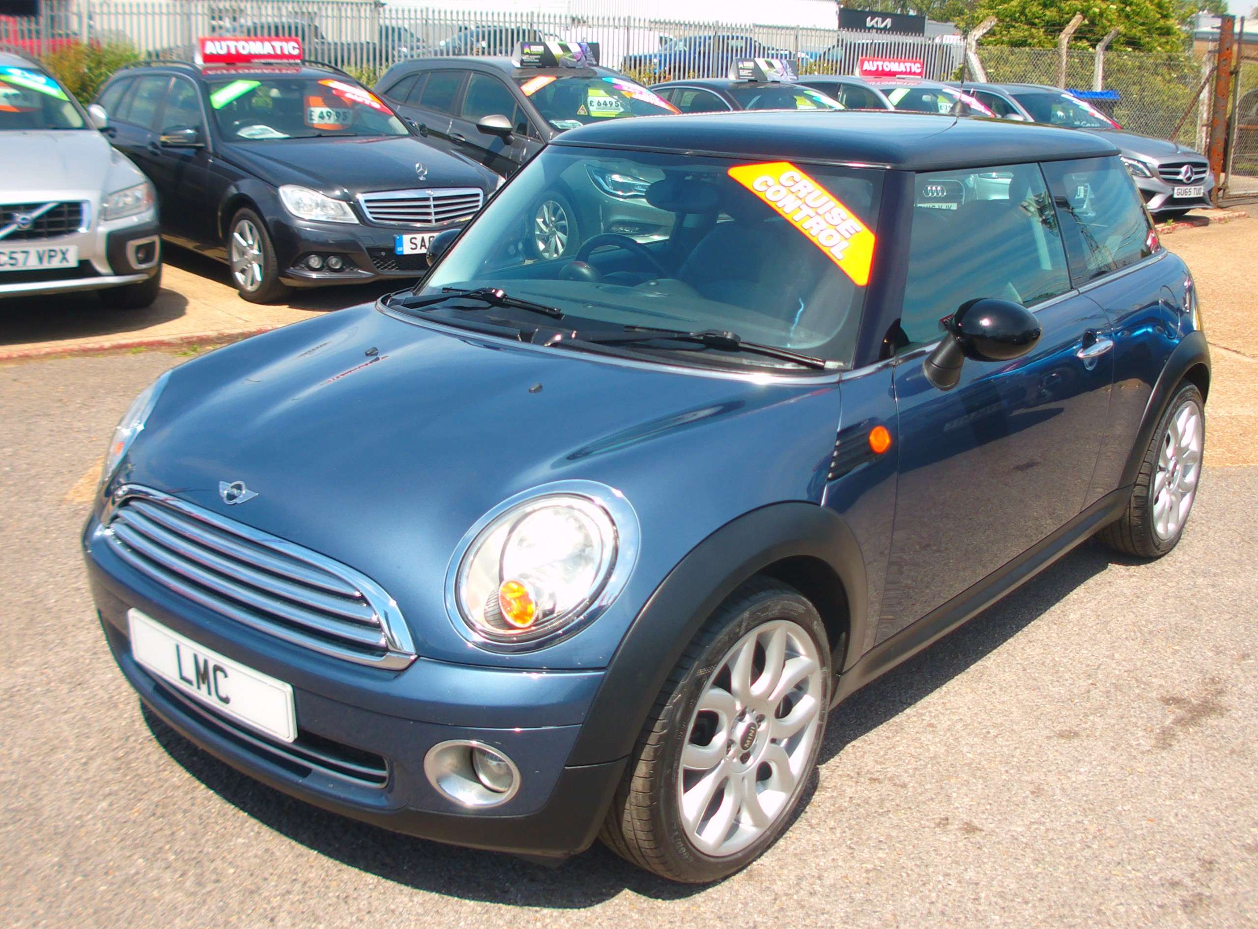 A 2009 MINI HATCH 1.6 Cooper Hatchback 3dr Petrol Manual Euro 4 (120 ps) A 2009 MINI HATCH 1.6 Cooper Hatchback 3dr Petrol Manual Euro 4 (120 ps)