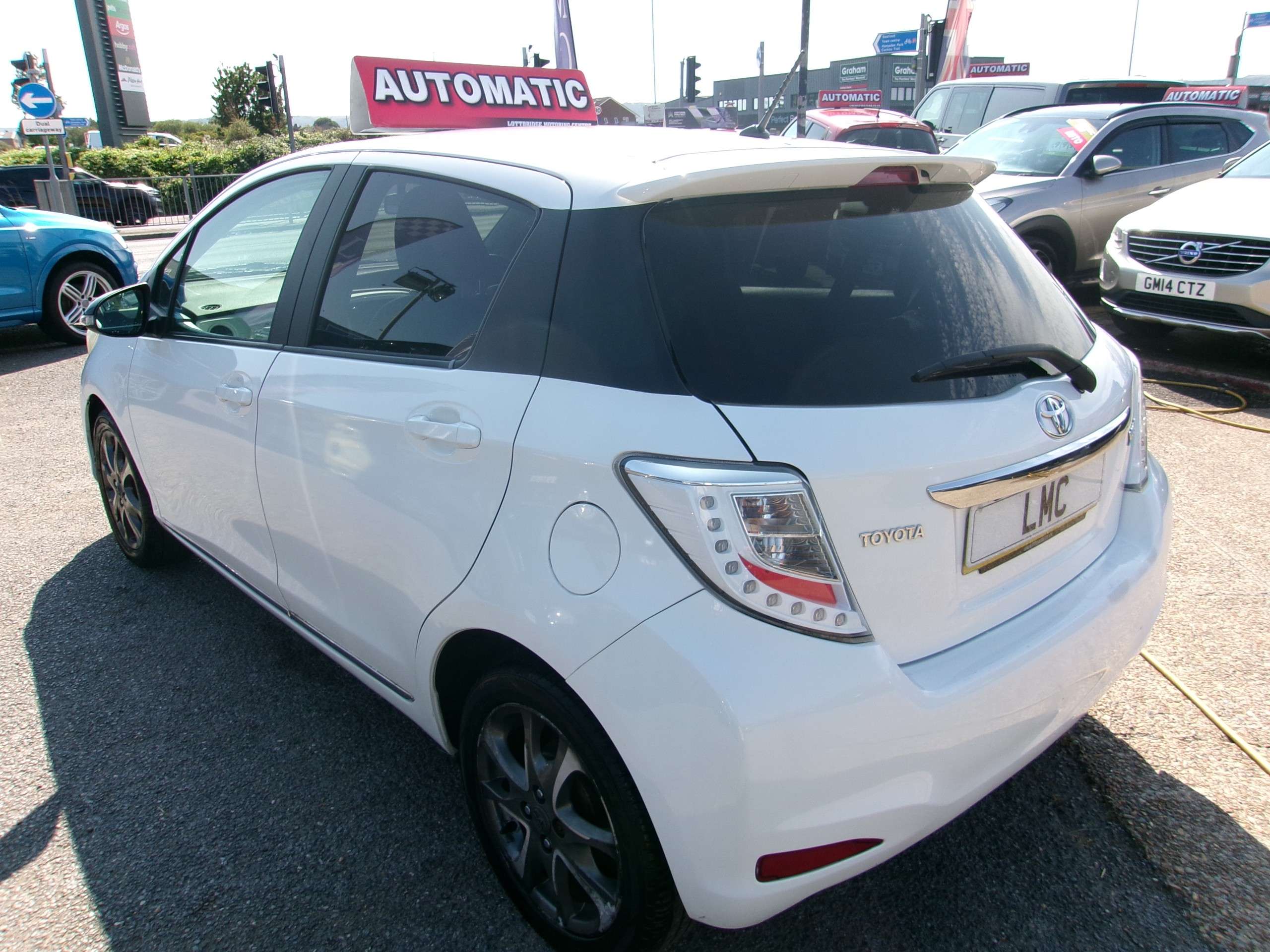 A 2013 TOYOTA YARIS Automatic 1.33 Dual VVT-i Trend Hatchback 5dr Petrol Multidrive S (99 ps) A 2013 TOYOTA YARIS Automatic 1.33 Dual VVT-i Trend Hatchback 5dr Petrol Multidrive S (99 ps)