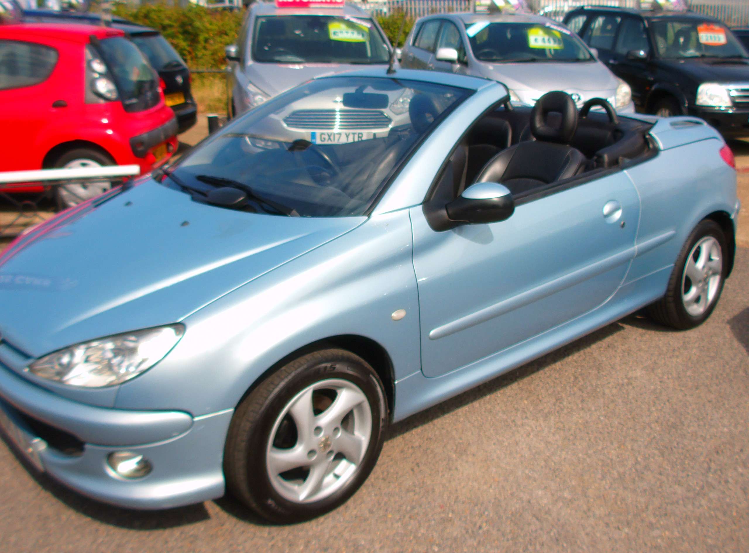A 2004 PEUGEOT 206 1.6 ALLURE S COUPE HARD TOP CABRIOLET 2-Door A 2004 PEUGEOT 206 1.6 ALLURE S COUPE HARD TOP CABRIOLET 2-Door